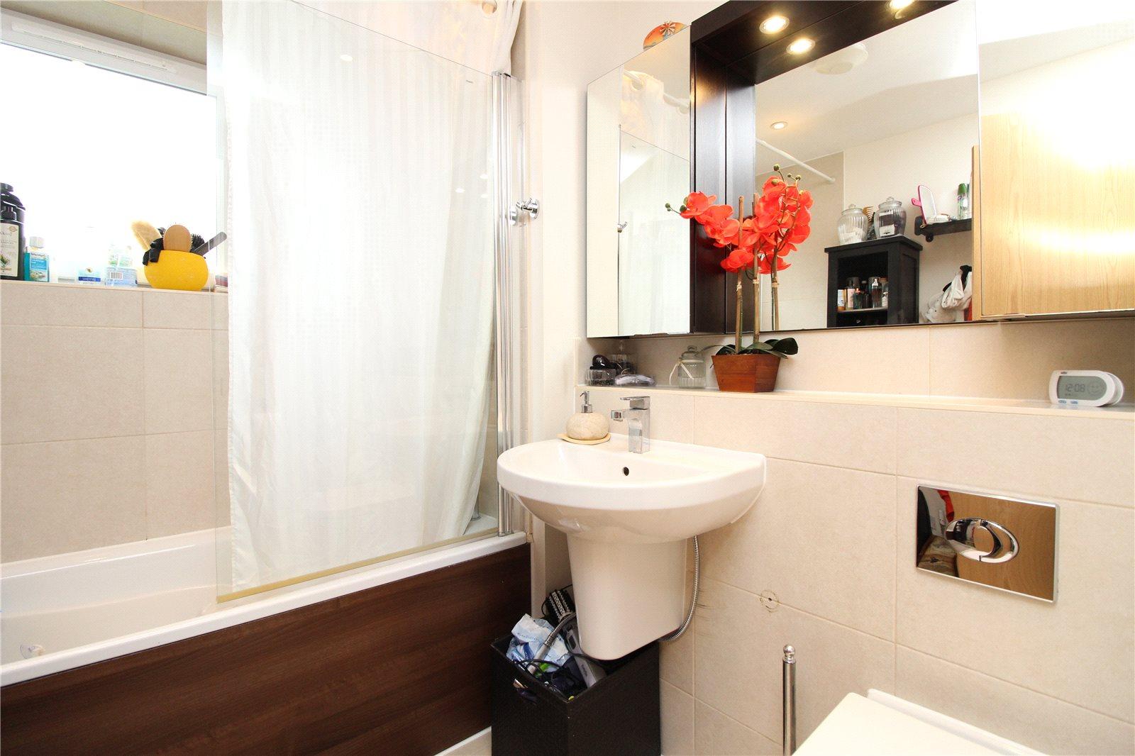 3 bedroom End of Terrace House to rent - Martyn Gerrard