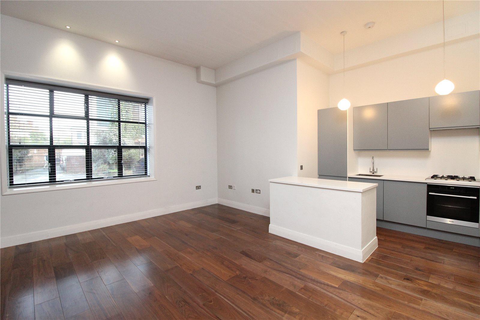 1 bedroom Ground Floor Flat to rent - Martyn Gerrard