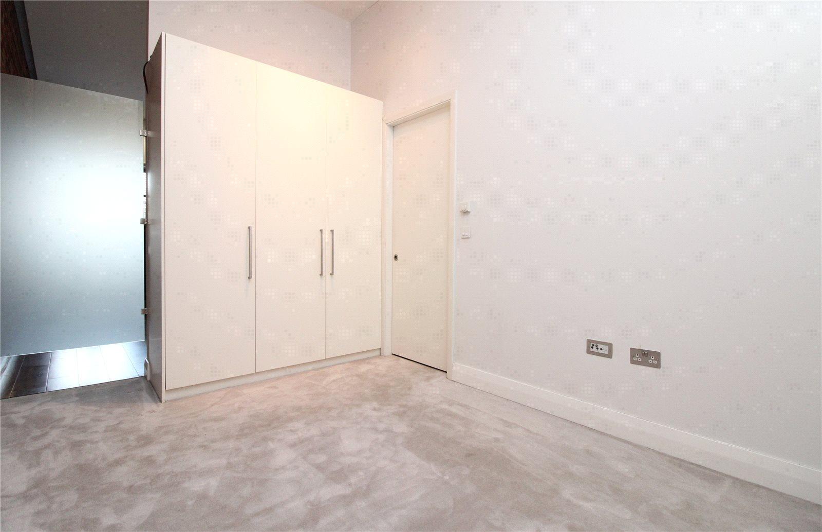 1 bedroom Ground Floor Flat to rent - Martyn Gerrard