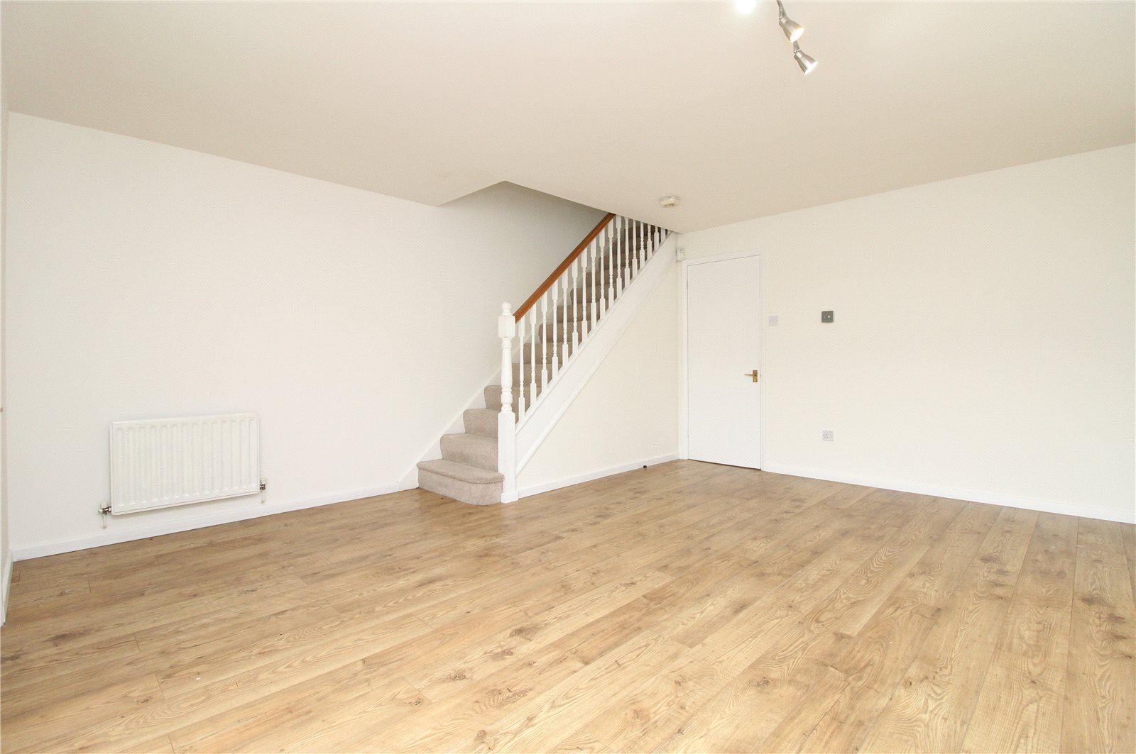 3 bedroom Semi-Detached House to rent - Martyn Gerrard