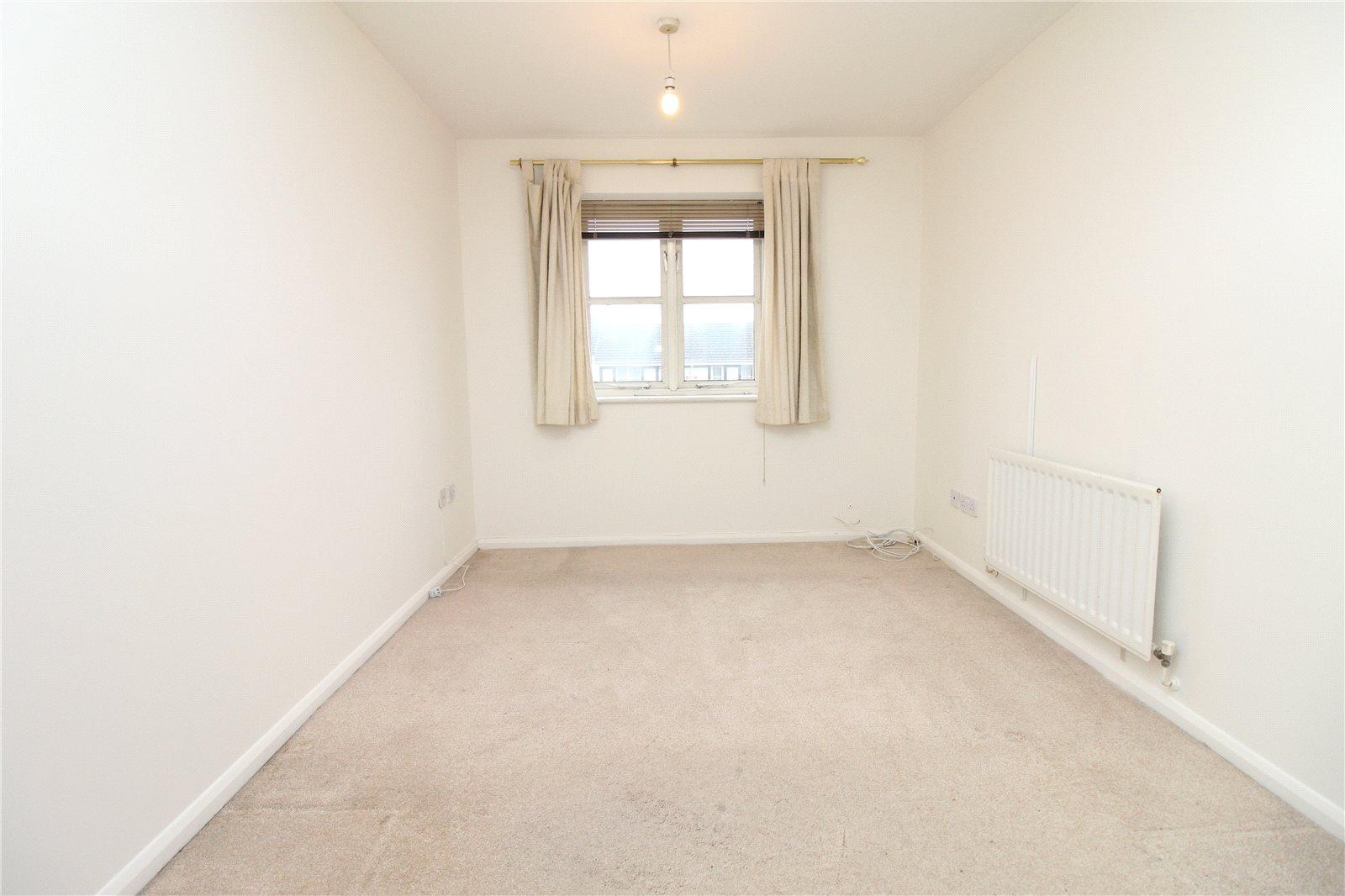 3 bedroom Semi-Detached House to rent - Martyn Gerrard