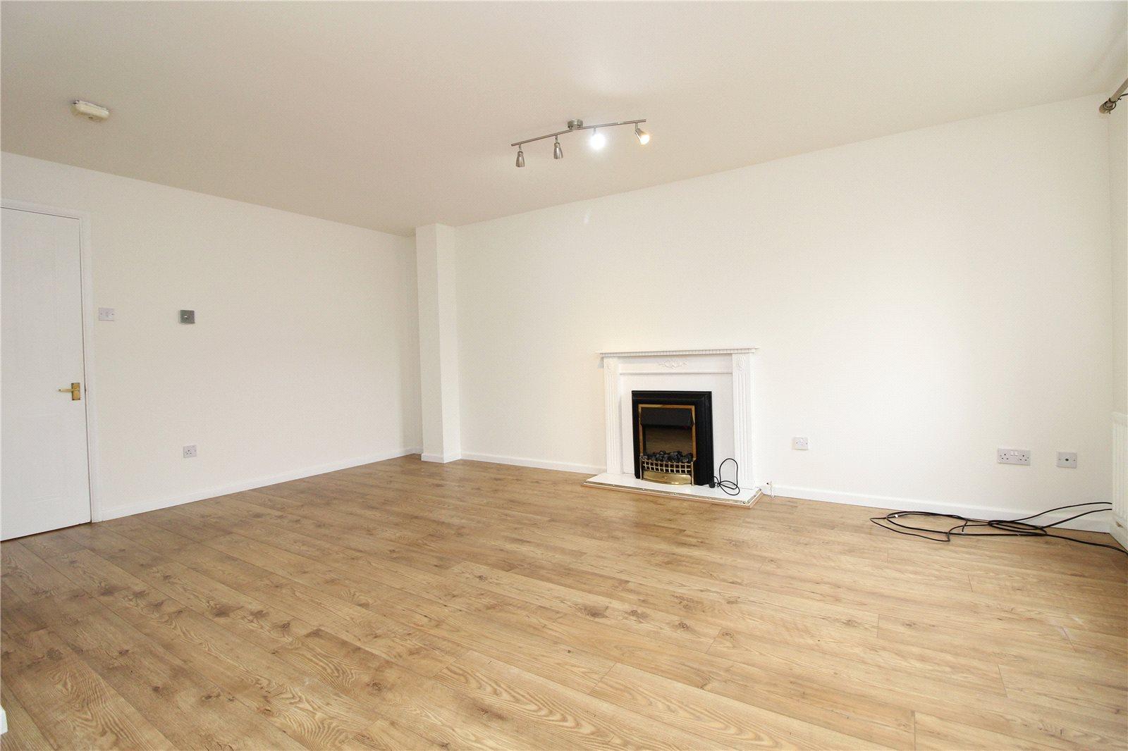 3 bedroom Semi-Detached House to rent - Martyn Gerrard