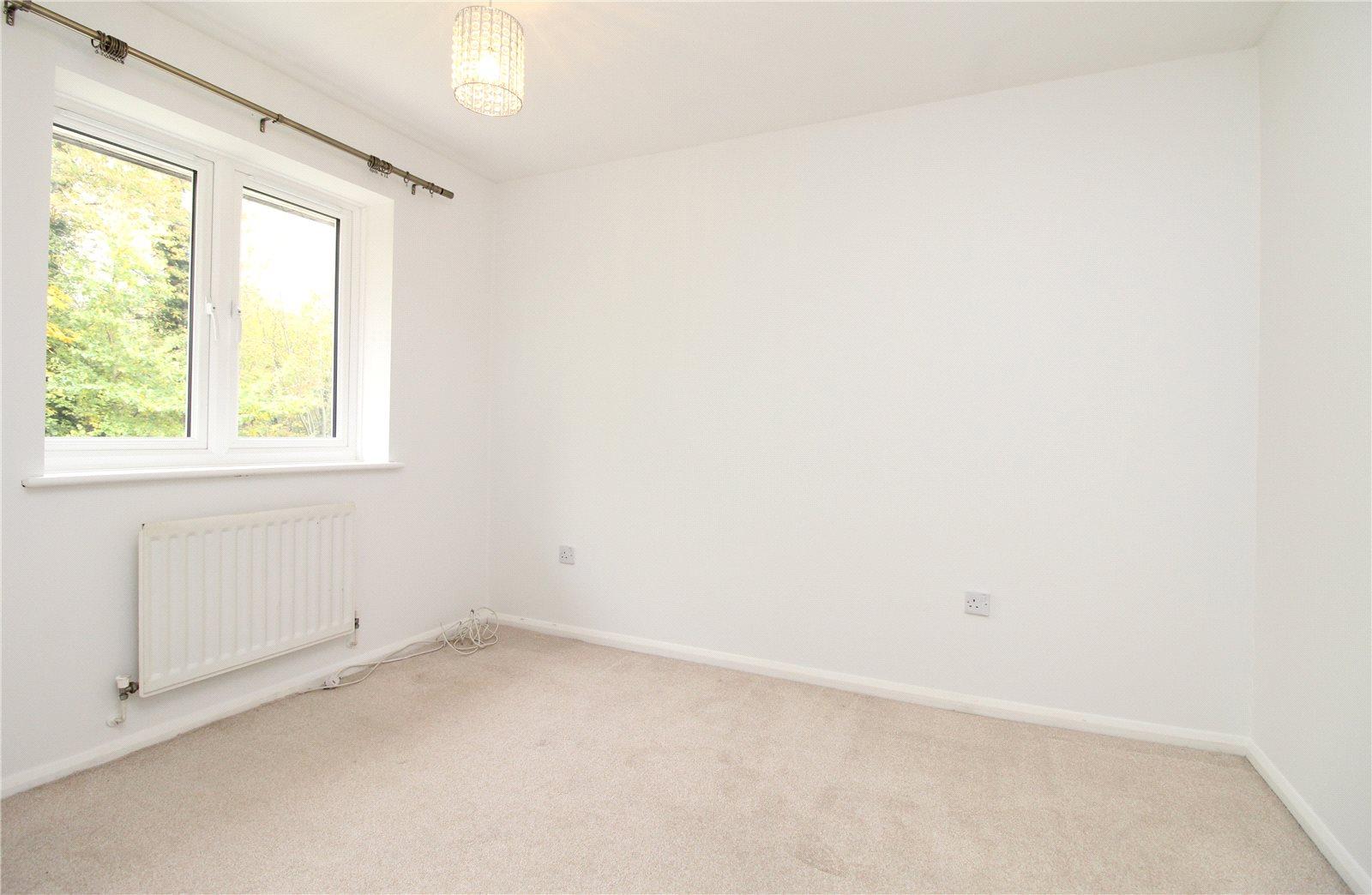 3 bedroom Semi-Detached House to rent - Martyn Gerrard