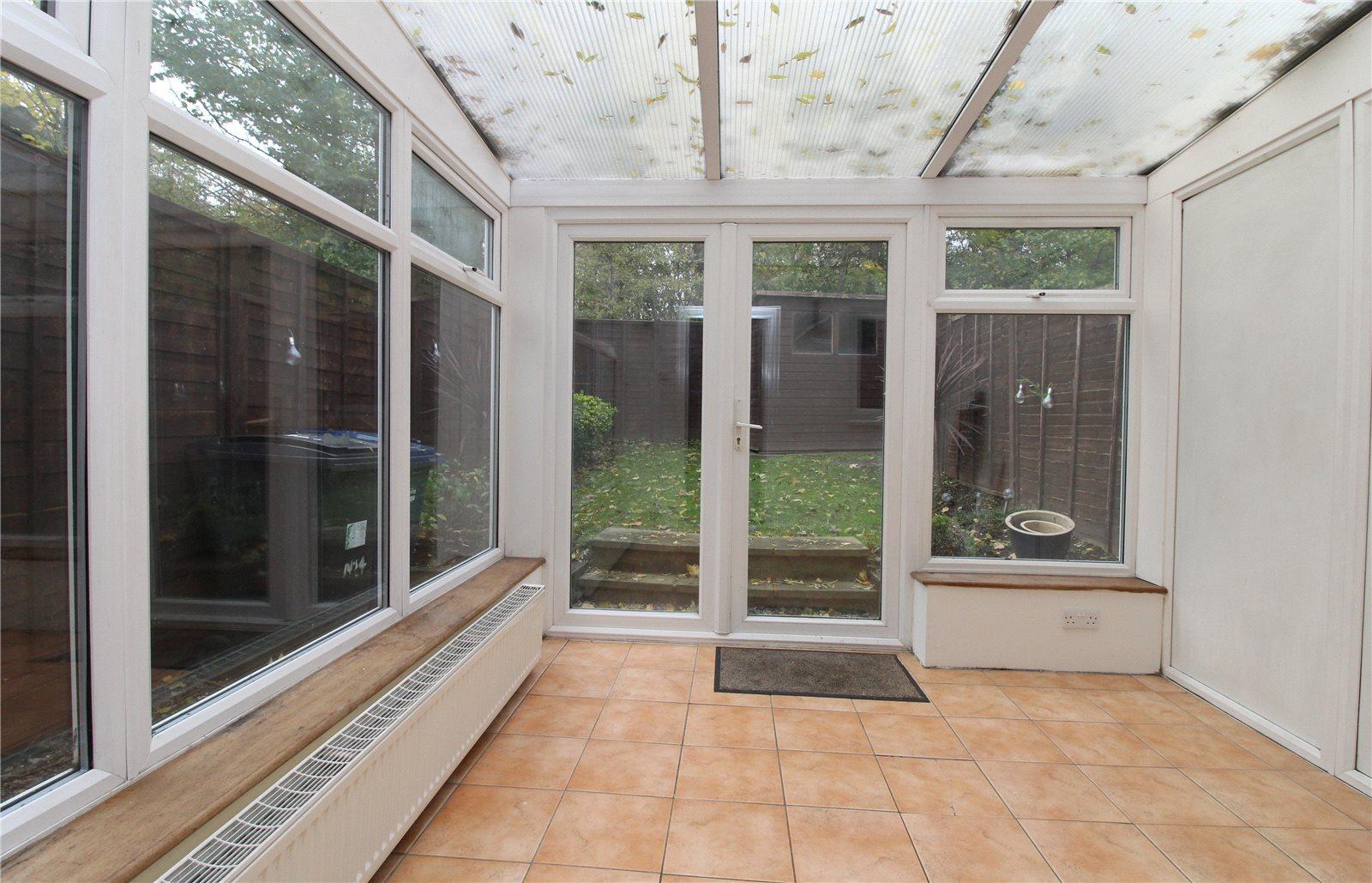 3 bedroom Semi-Detached House to rent - Martyn Gerrard
