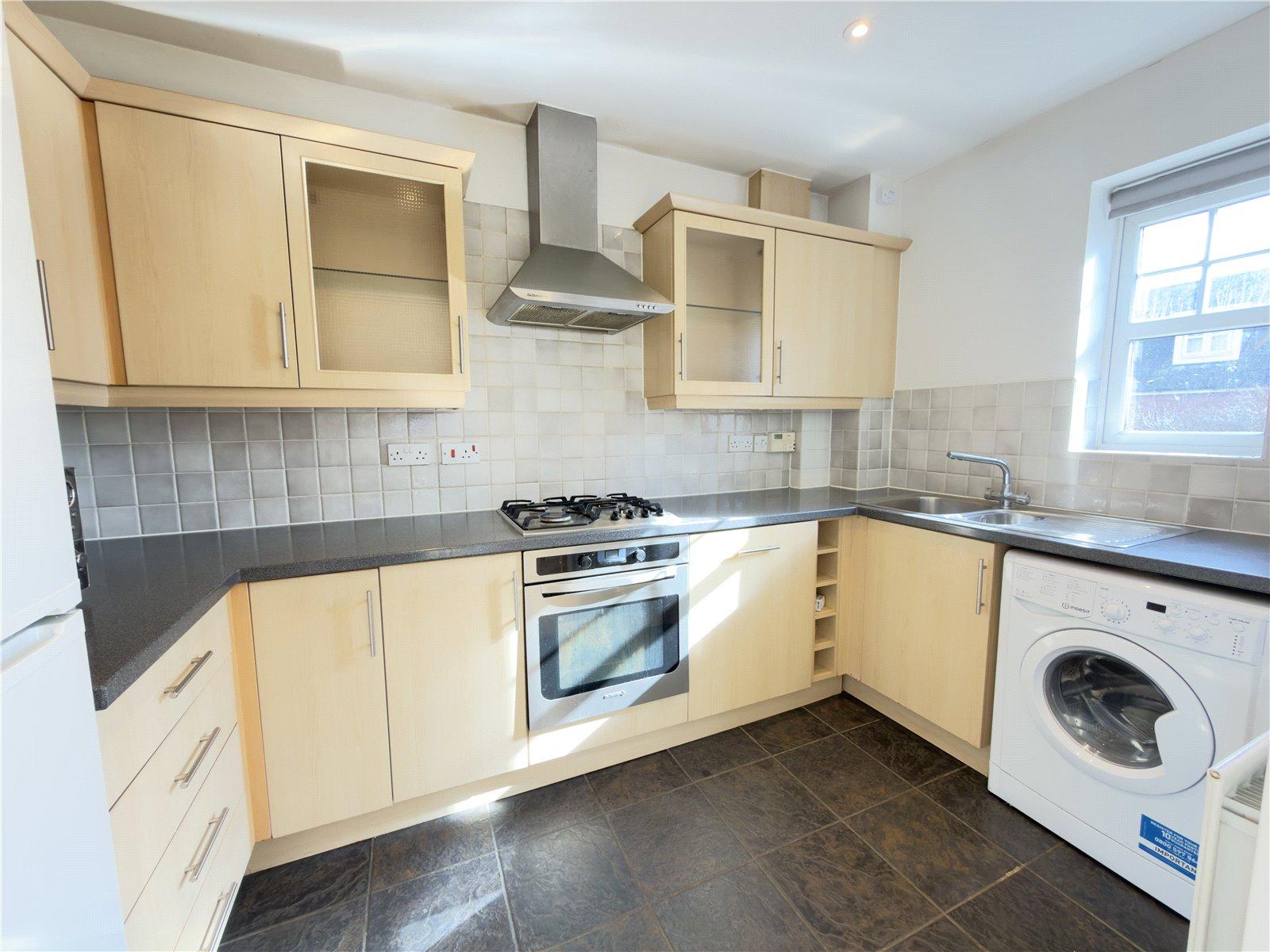 2 bedroom Apartment to rent - Martyn Gerrard