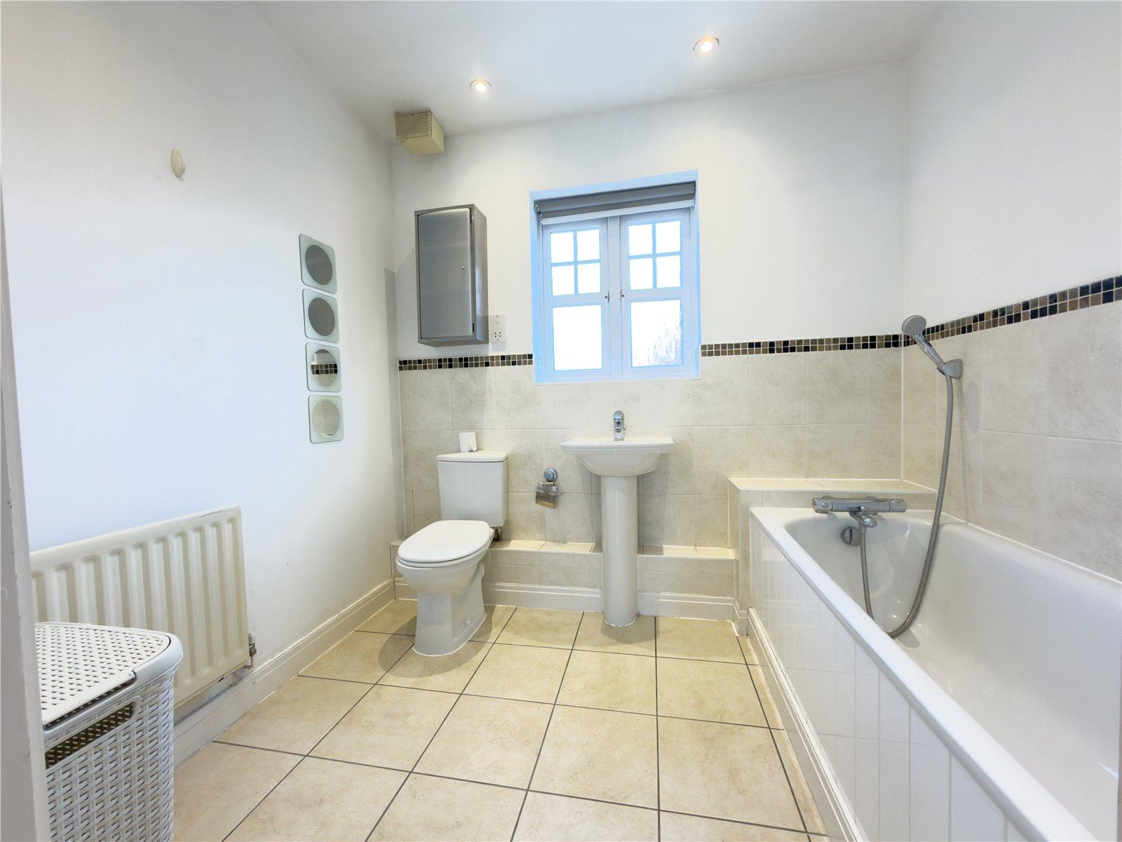2 bedroom Apartment to rent - Martyn Gerrard