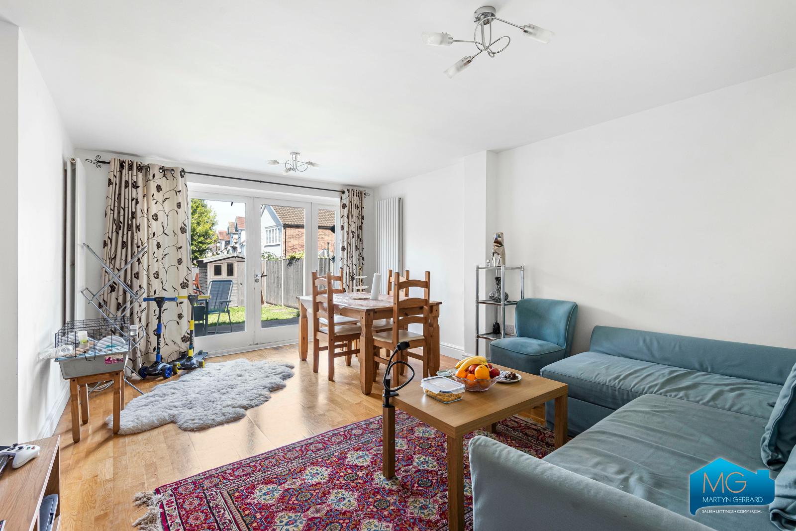 2 bedroom Ground Floor Flat to rent - Martyn Gerrard