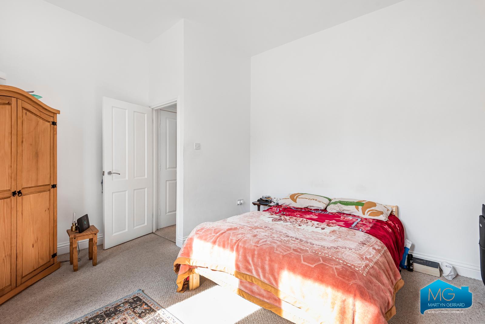 2 bedroom Ground Floor Flat to rent - Martyn Gerrard