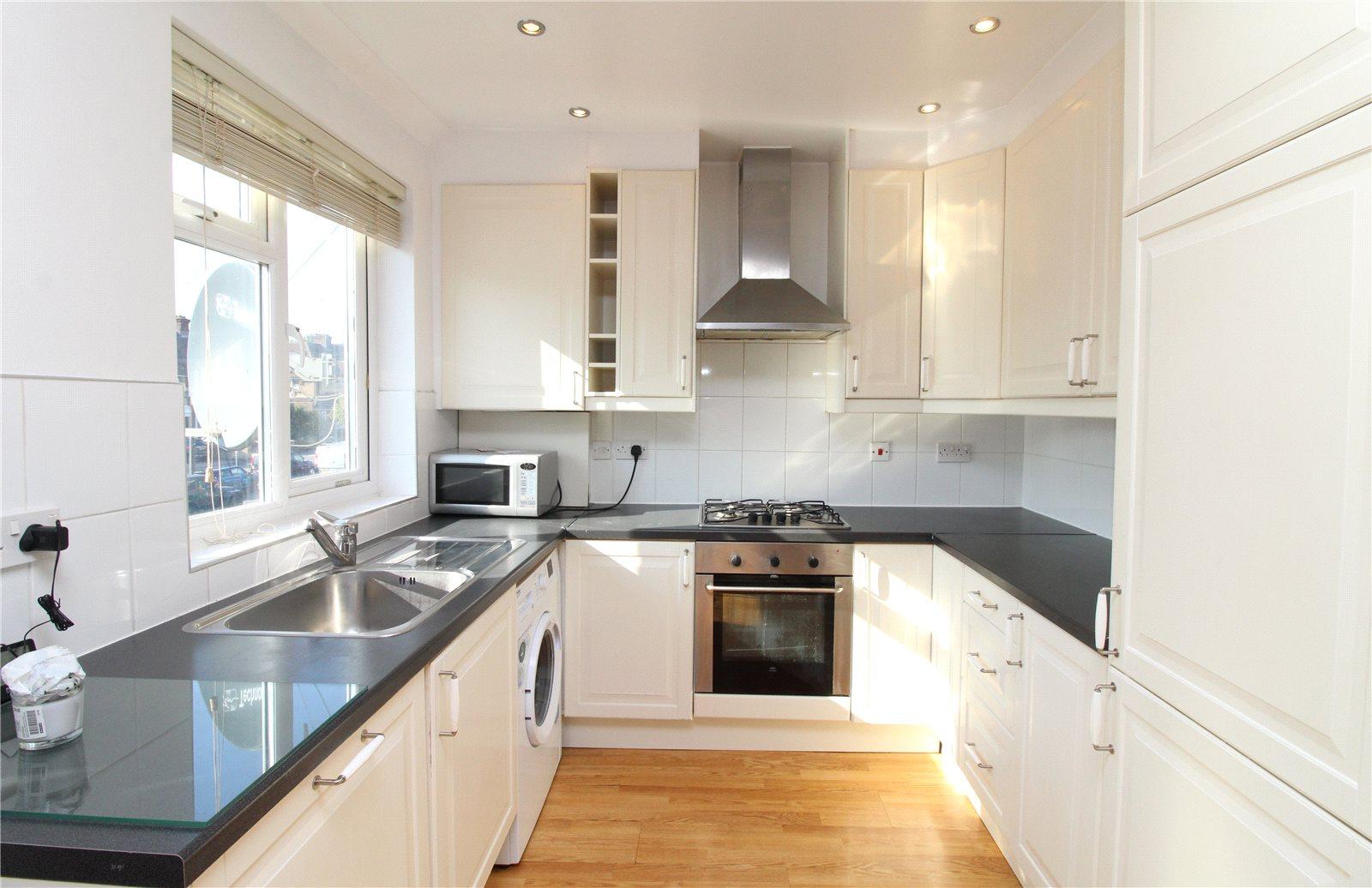 2 bedroom Apartment to rent - Martyn Gerrard