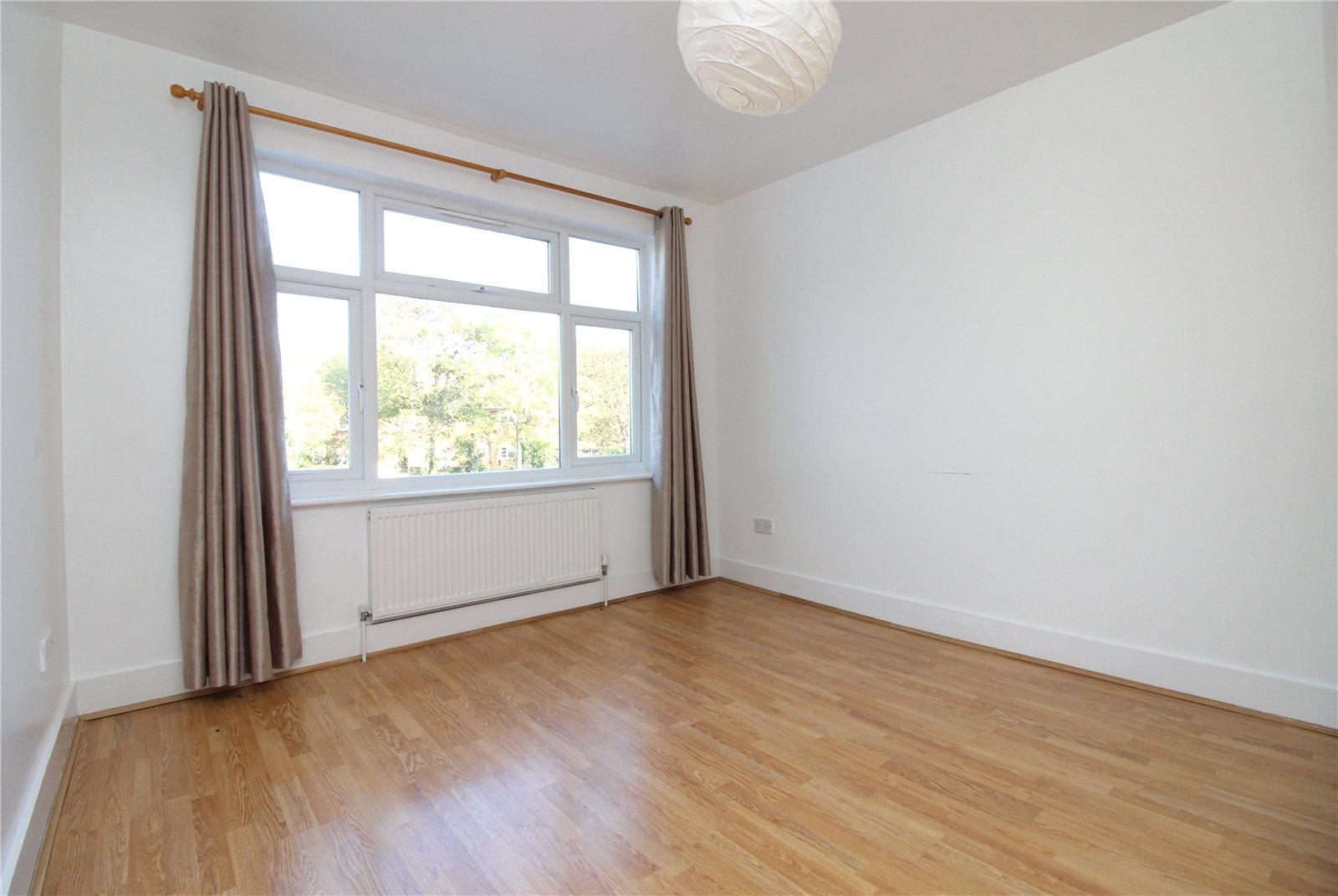 2 bedroom Apartment to rent - Martyn Gerrard