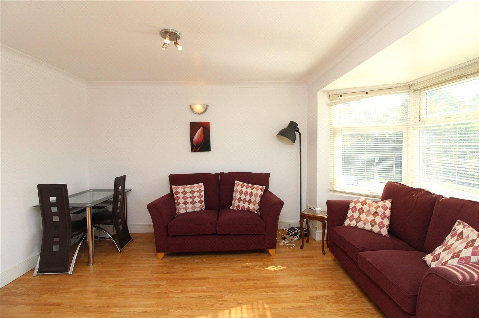 2 bedroom Apartment to rent - Martyn Gerrard