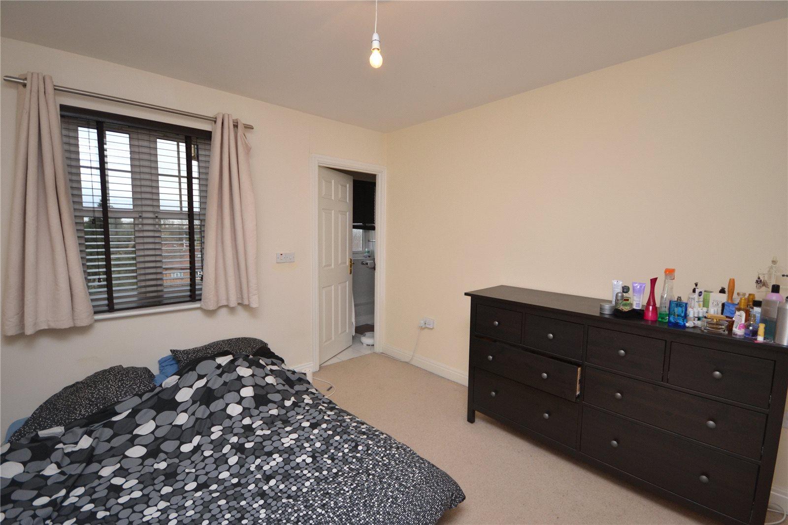 2 bedroom Apartment to rent - Martyn Gerrard