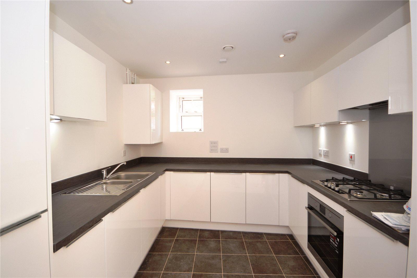 2 bedroom Apartment to rent - Martyn Gerrard