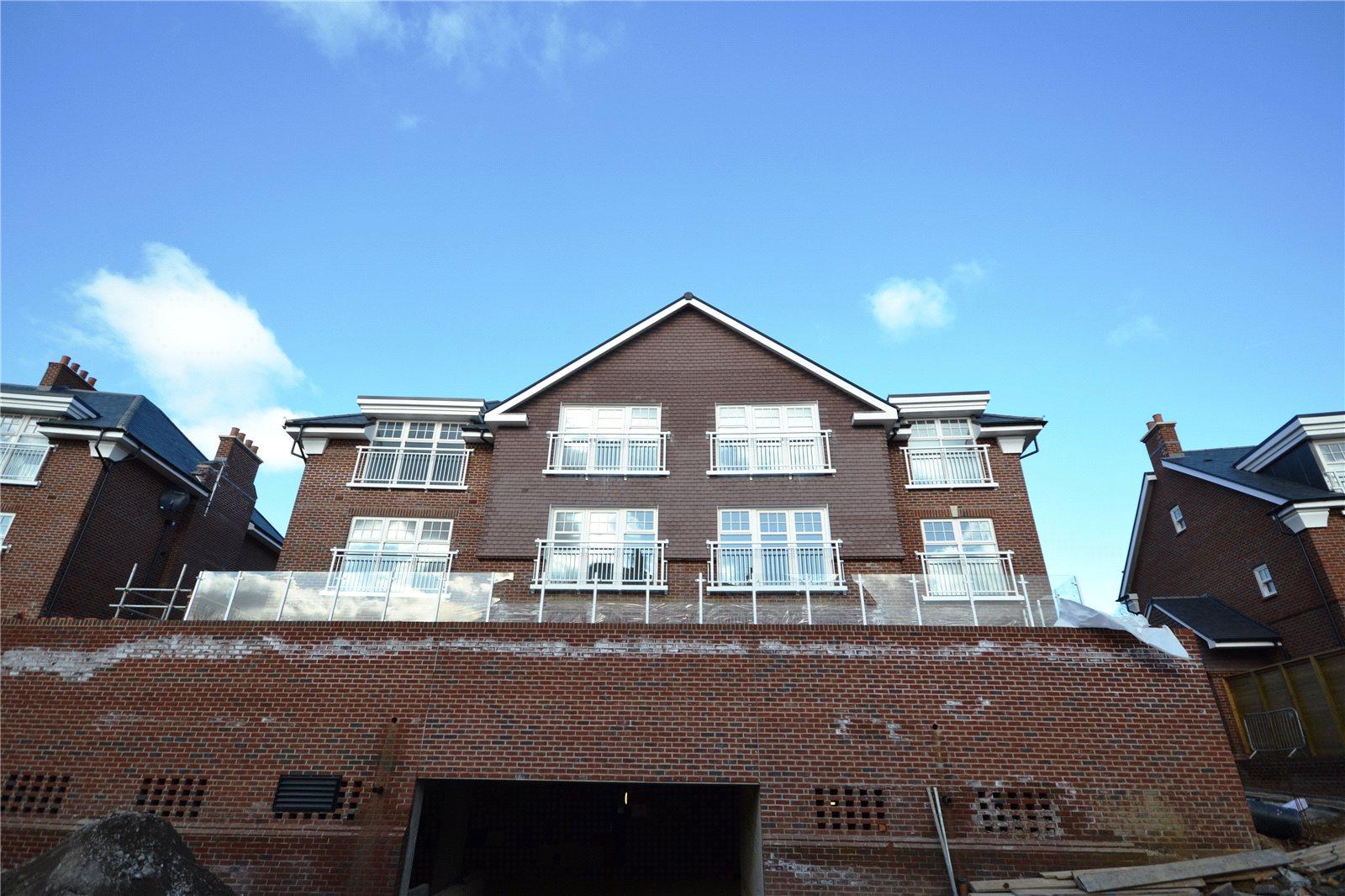 2 bedroom Apartment to rent - Martyn Gerrard