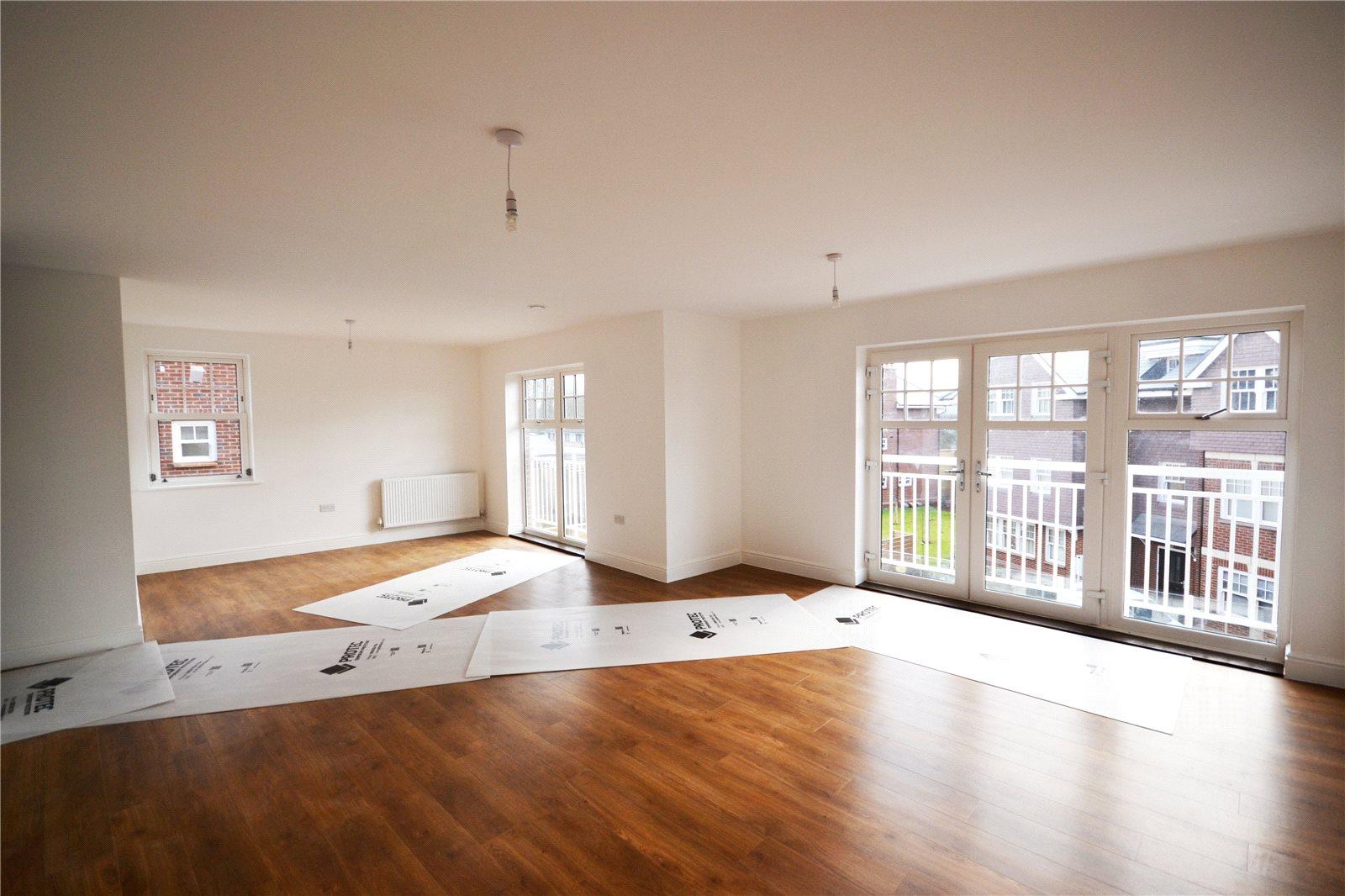 2 bedroom Apartment to rent - Martyn Gerrard