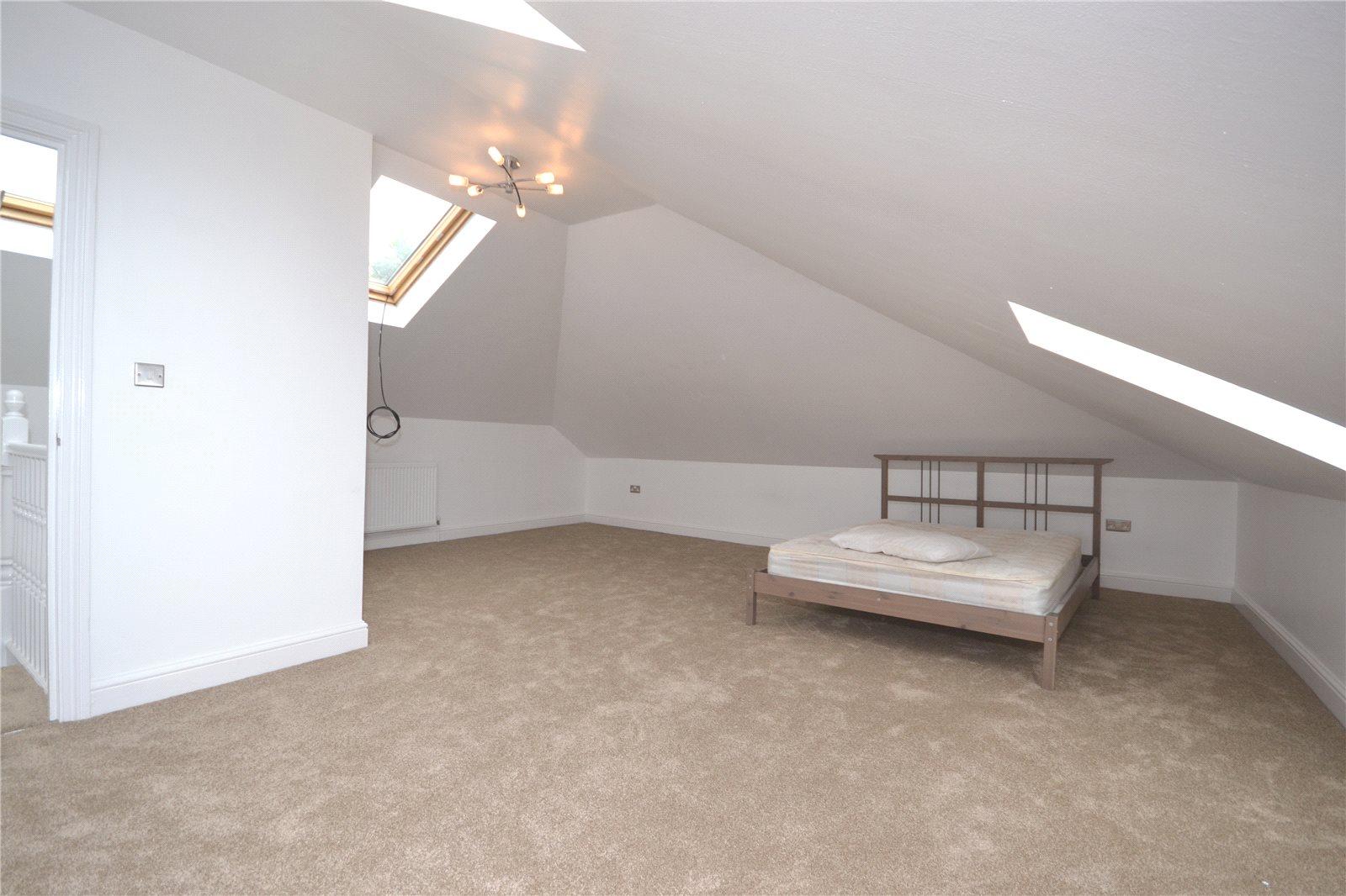 4 bedroom Semi-Detached House to rent - Martyn Gerrard
