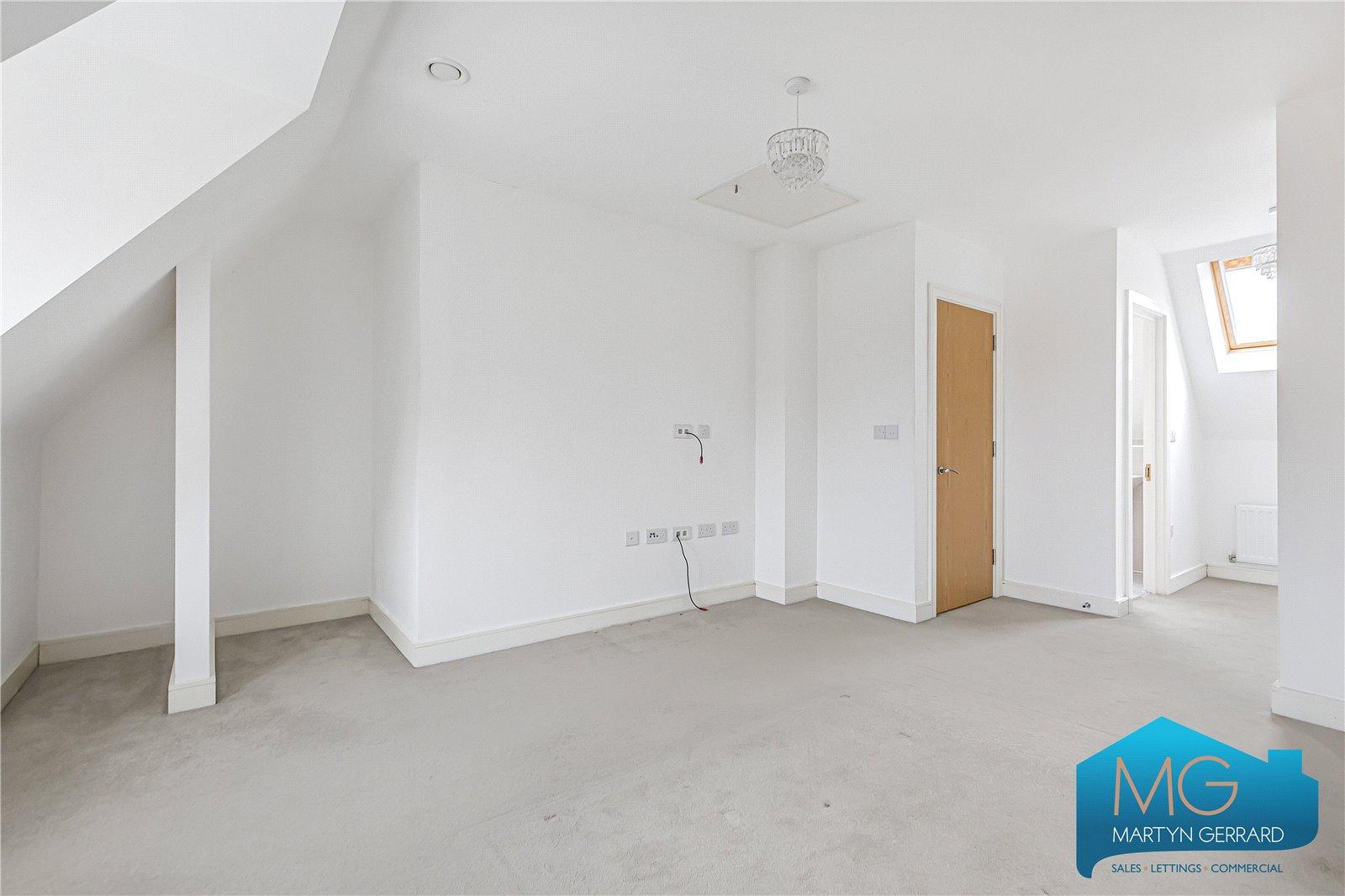 3 bedroom End of Terrace House to rent - Martyn Gerrard