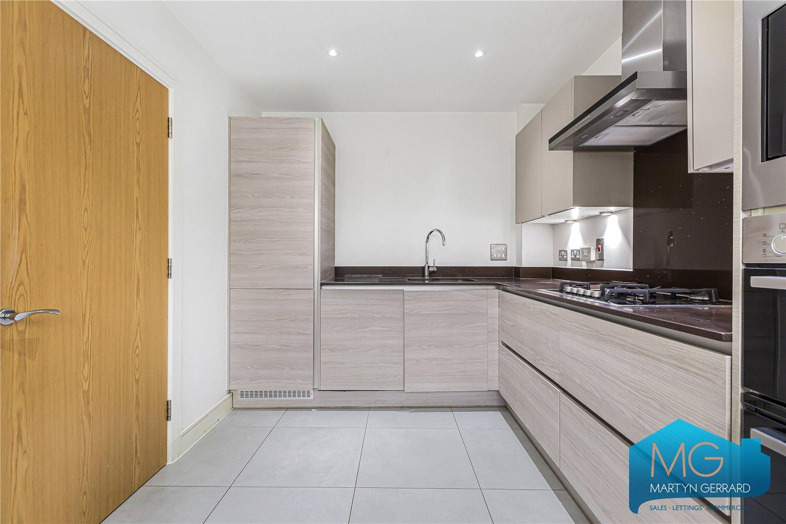 3 bedroom End of Terrace House to rent - Martyn Gerrard