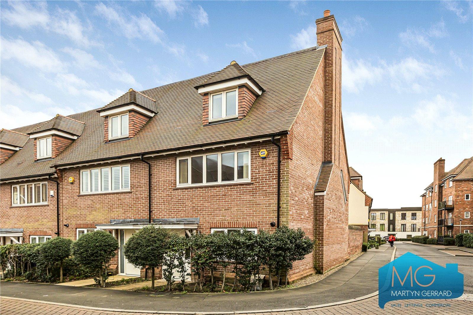 3 bedroom End of Terrace House to rent - Martyn Gerrard