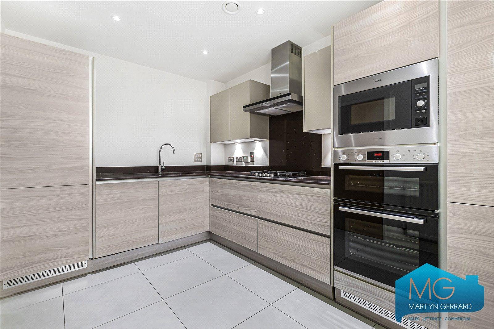 3 bedroom End of Terrace House to rent - Martyn Gerrard