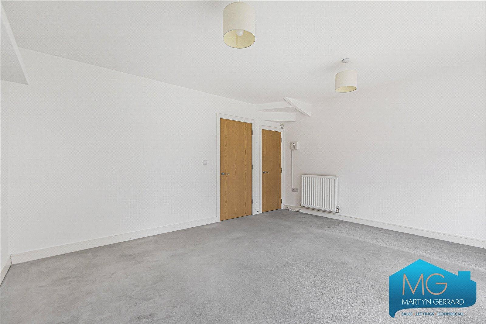 3 bedroom End of Terrace House to rent - Martyn Gerrard