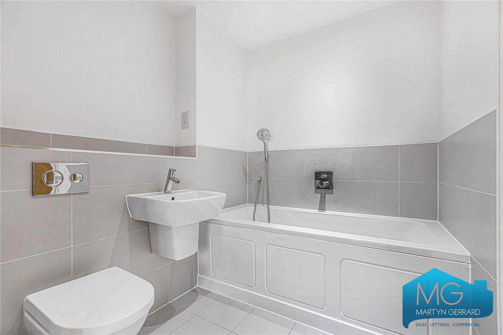 3 bedroom End of Terrace House to rent - Martyn Gerrard