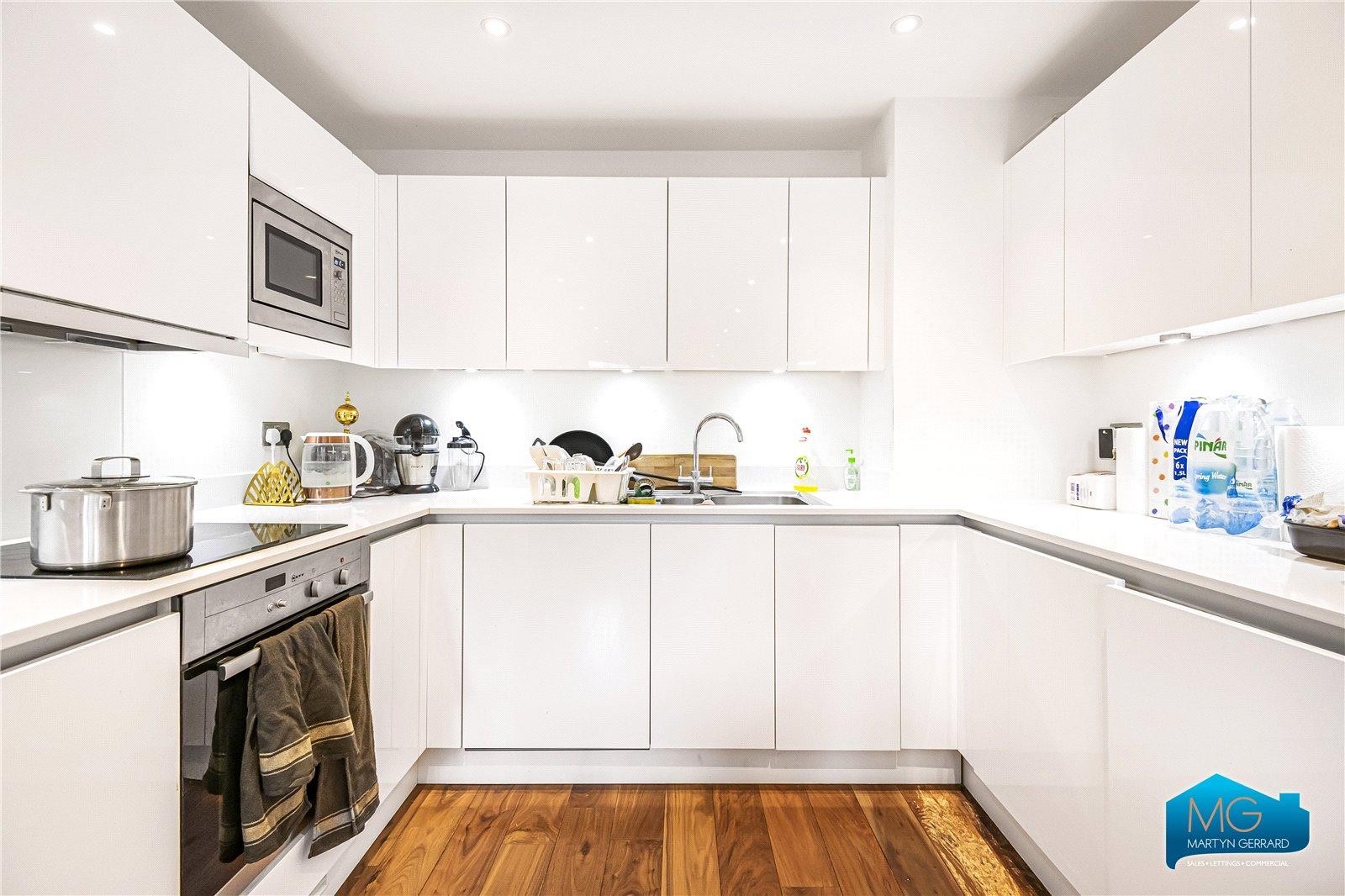 2 bedroom Apartment to rent - Martyn Gerrard