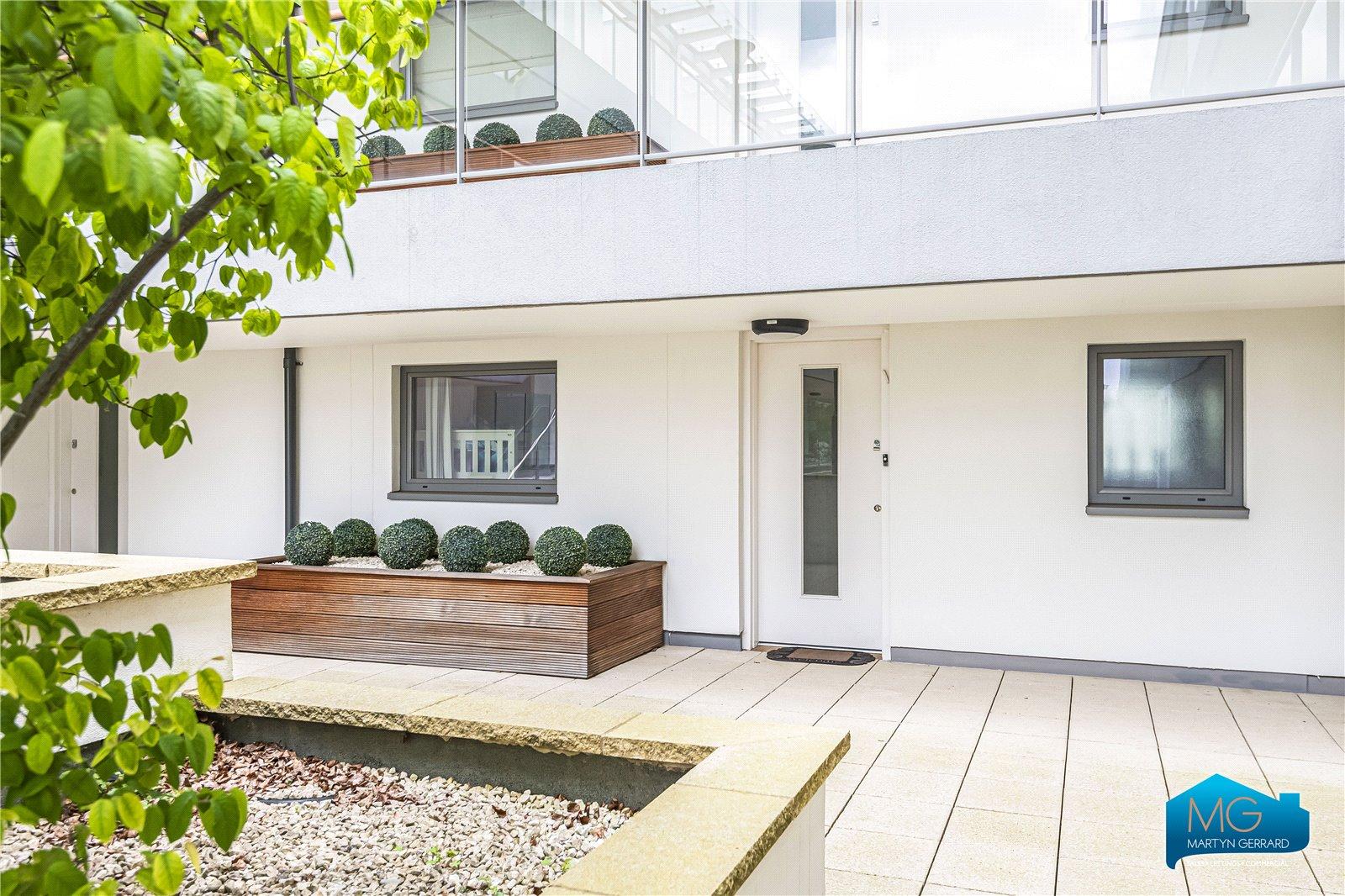 2 bedroom Apartment to rent - Martyn Gerrard