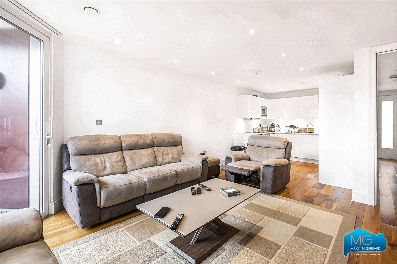 2 bedroom Apartment to rent - Martyn Gerrard