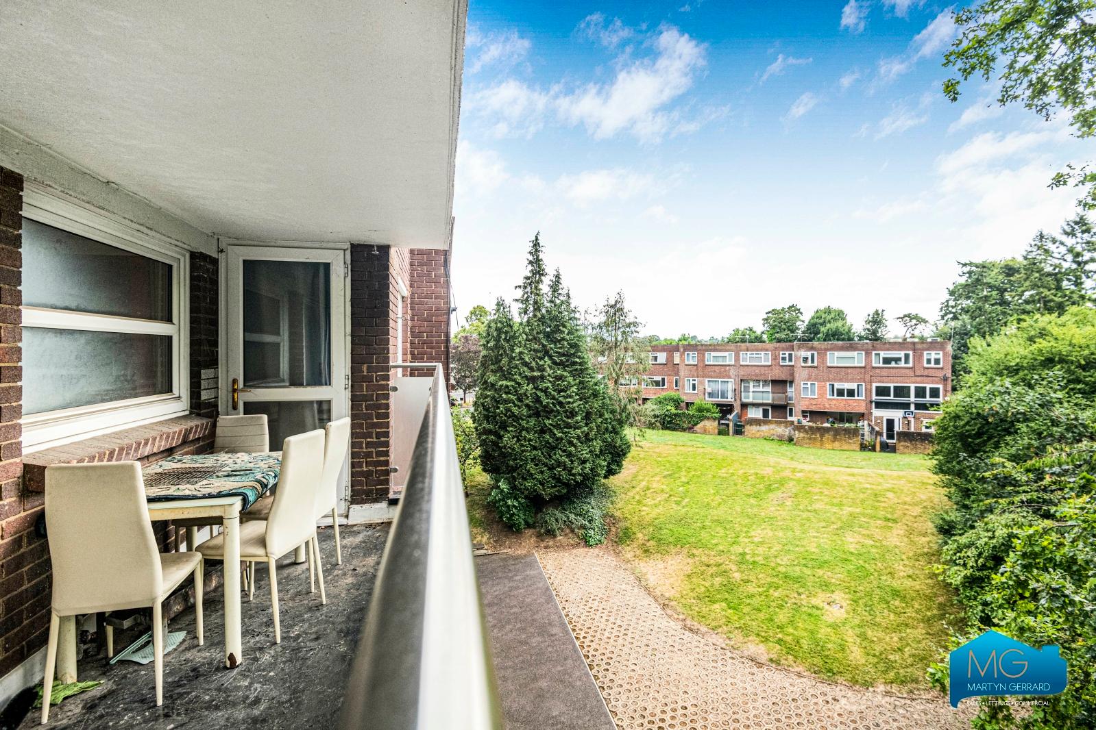 2 bedroom Apartment to rent - Martyn Gerrard
