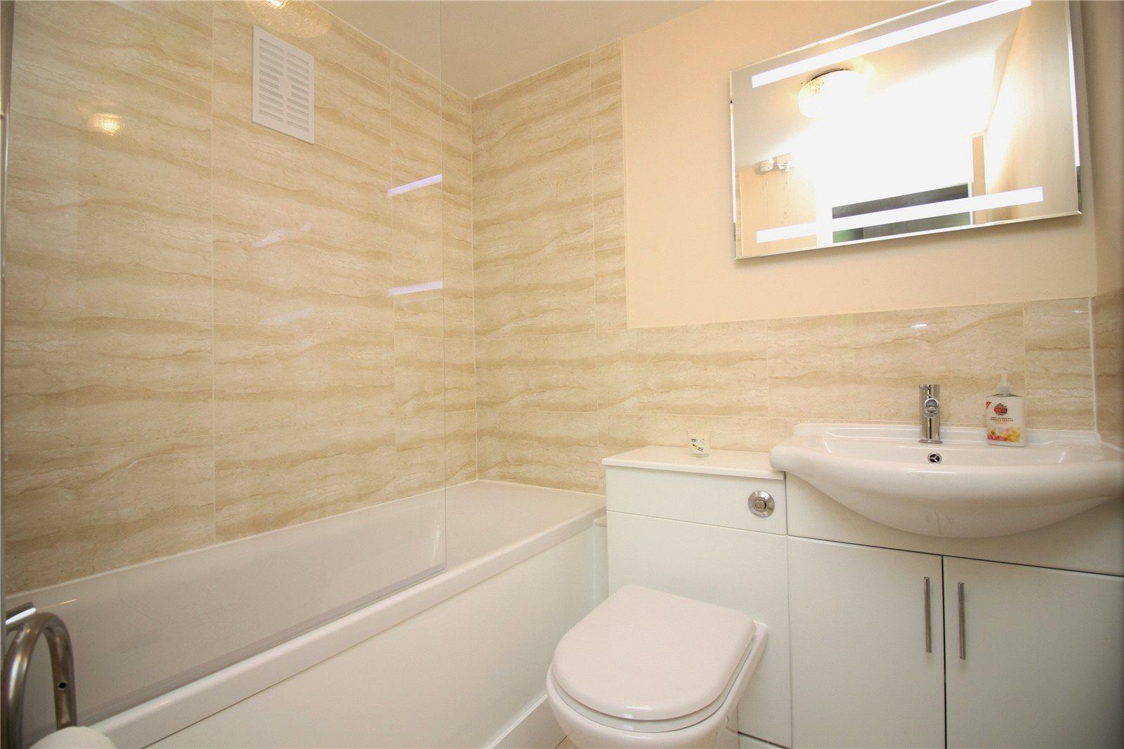 2 bedroom Apartment to rent - Martyn Gerrard