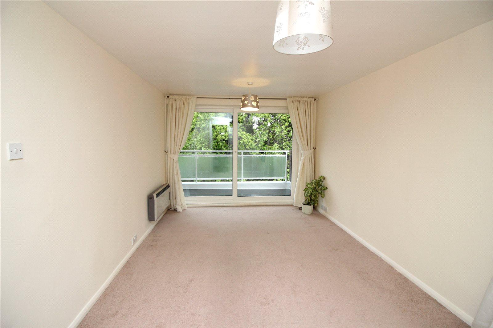 2 bedroom Apartment to rent - Martyn Gerrard
