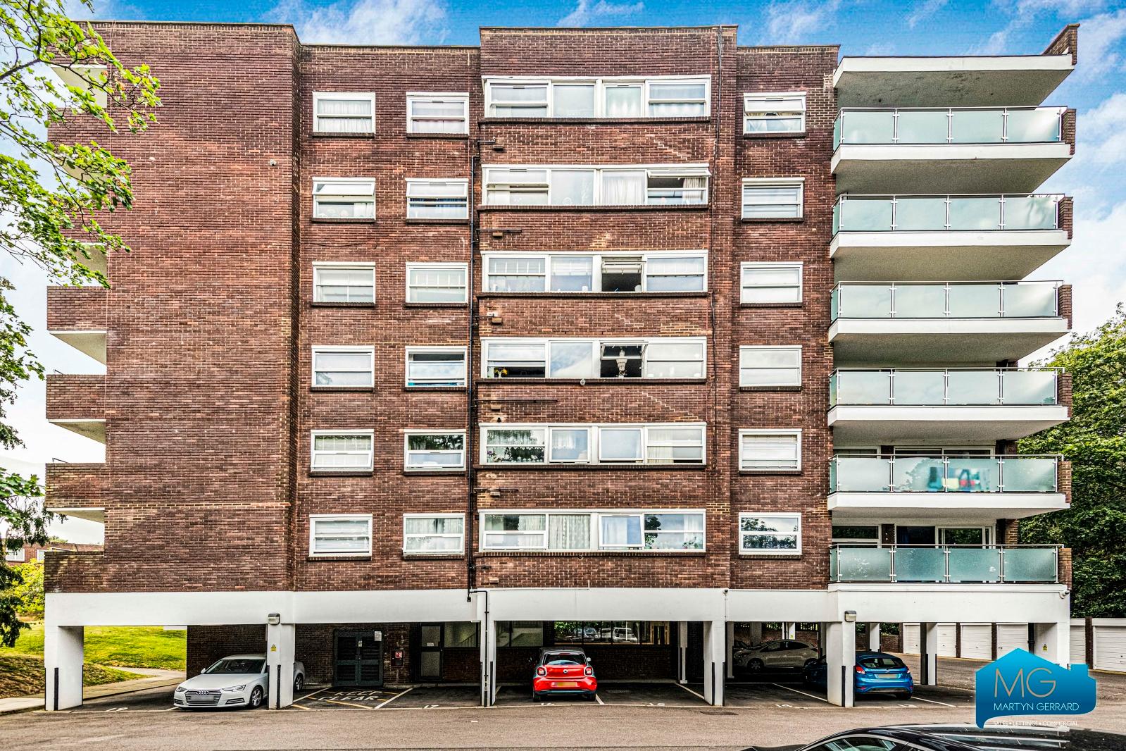 2 bedroom Apartment to rent - Martyn Gerrard