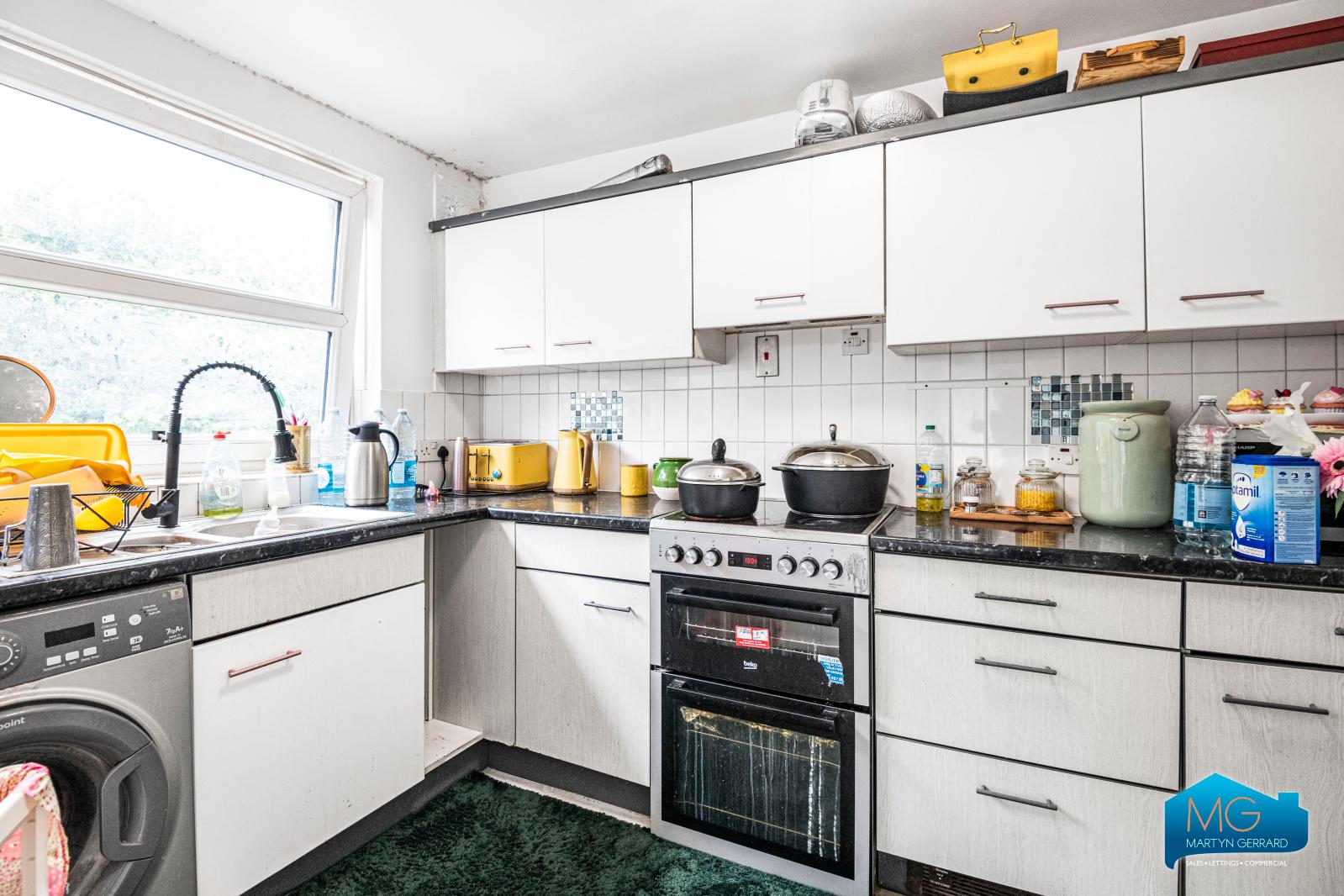 2 bedroom Apartment to rent - Martyn Gerrard