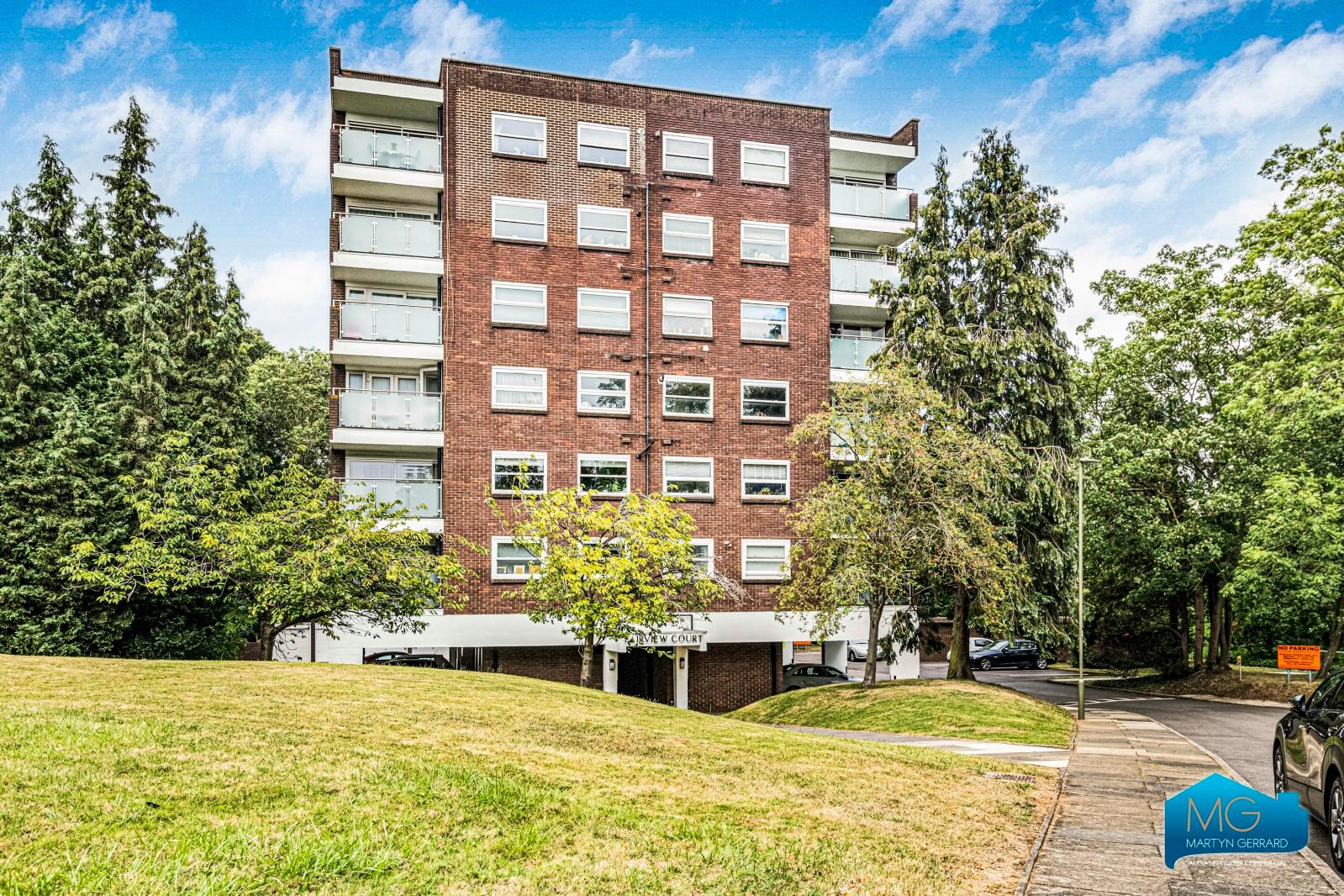 2 bedroom Apartment to rent - Martyn Gerrard