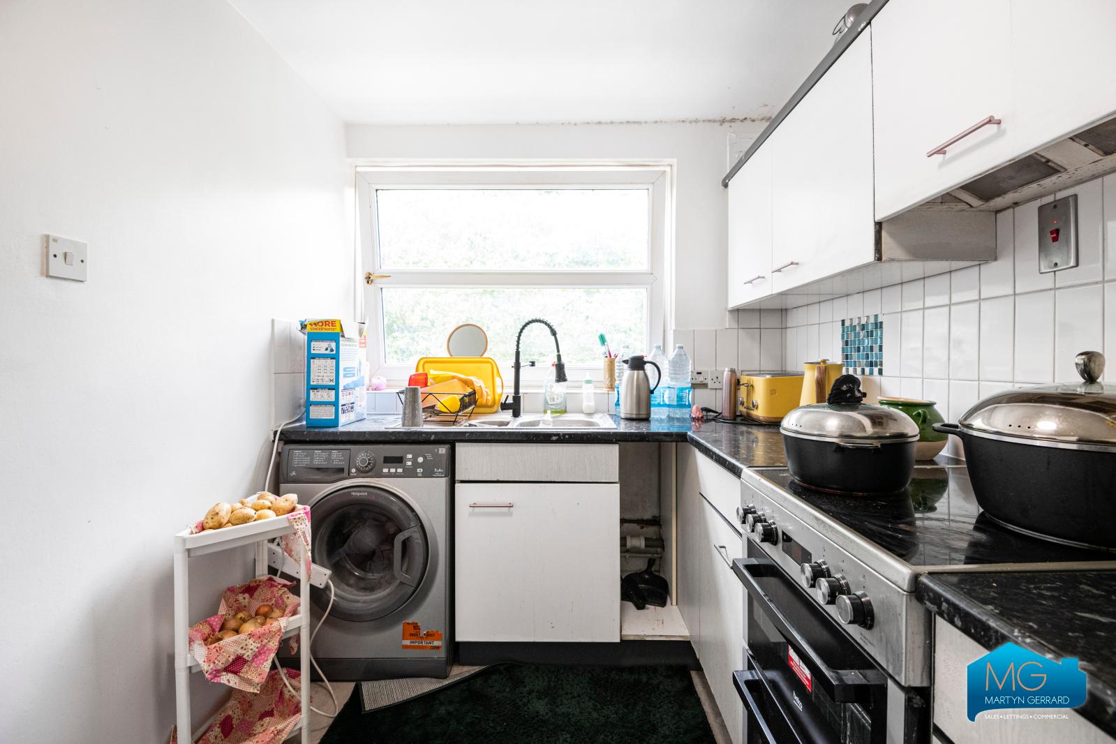 2 bedroom Apartment to rent - Martyn Gerrard
