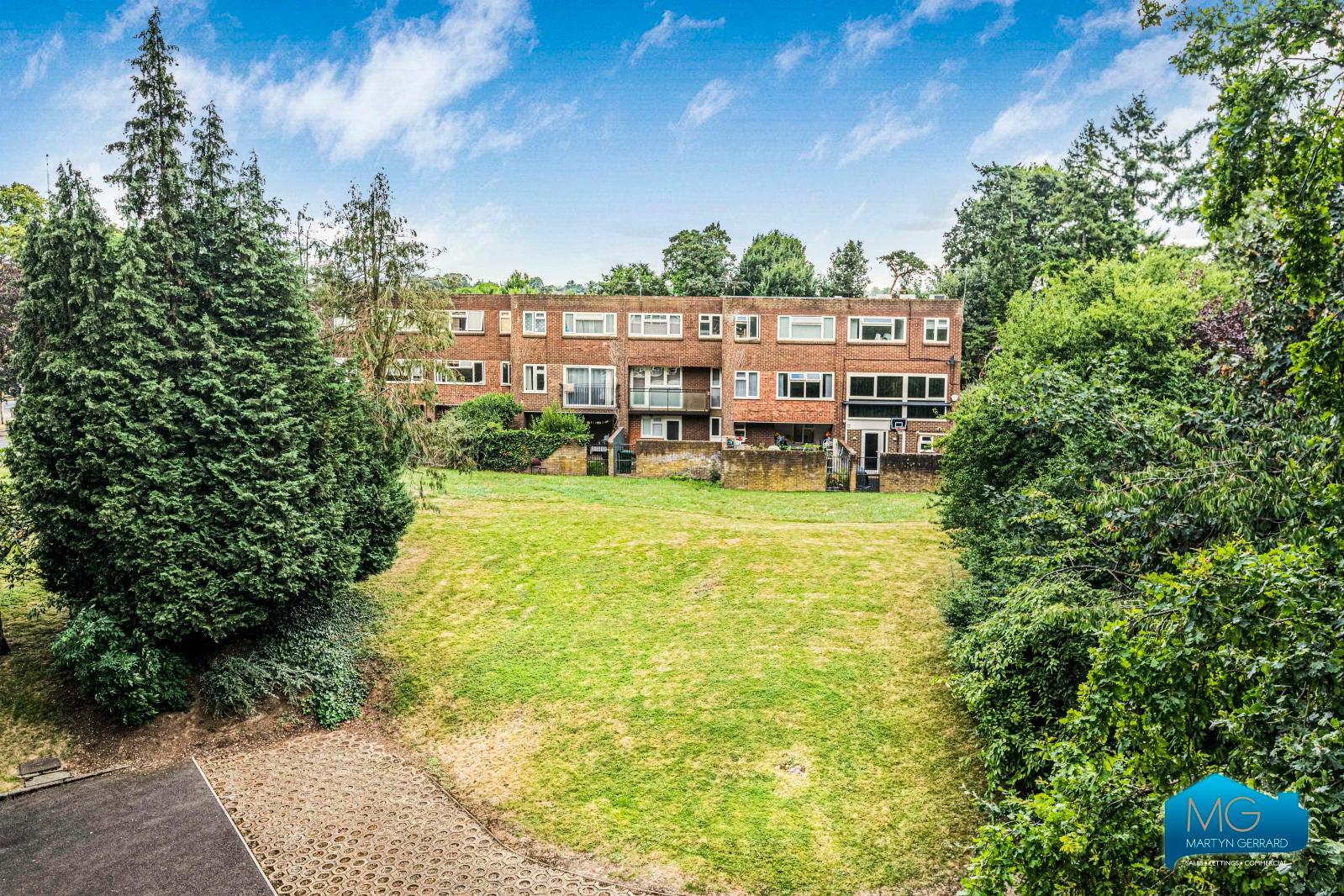 2 bedroom Apartment to rent - Martyn Gerrard