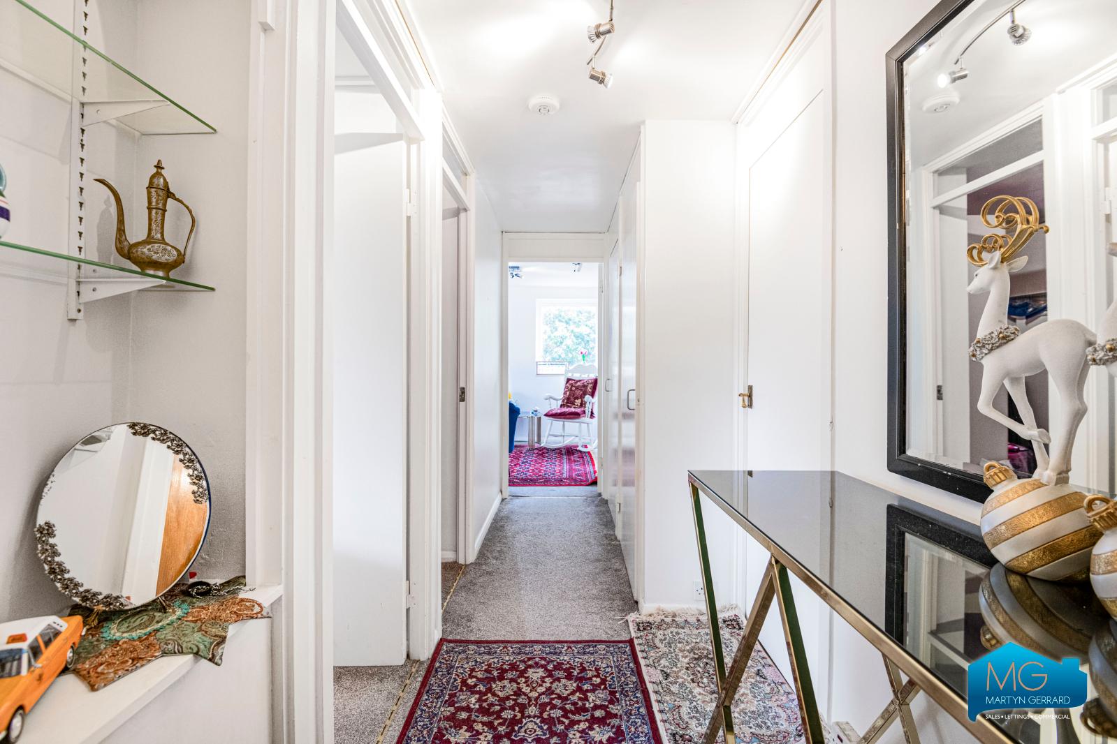 2 bedroom Apartment to rent - Martyn Gerrard