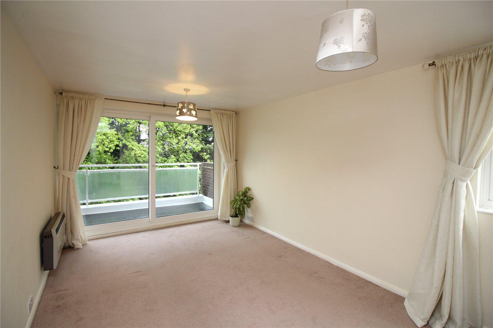 2 bedroom Apartment to rent - Martyn Gerrard