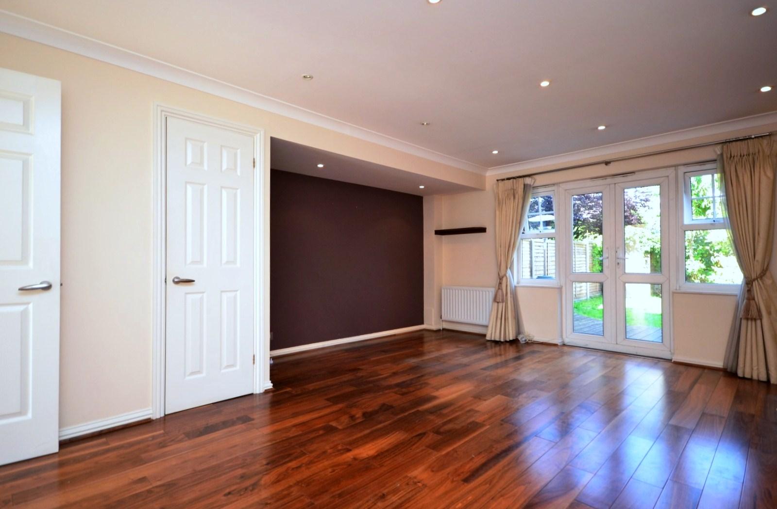3 bedroom Terraced House to rent + ' - Martyn Gerrard