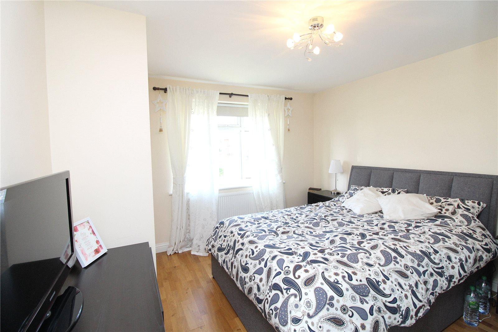 2 bedroom Apartment to rent - Martyn Gerrard