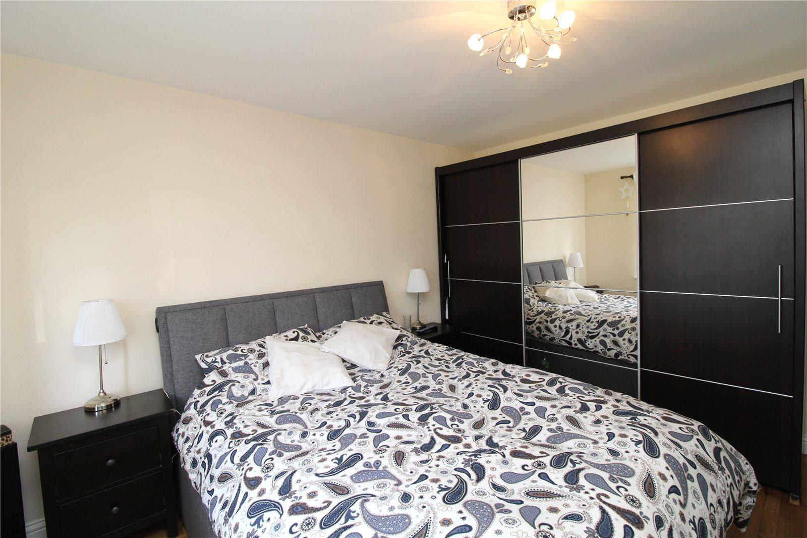 2 bedroom Apartment to rent - Martyn Gerrard