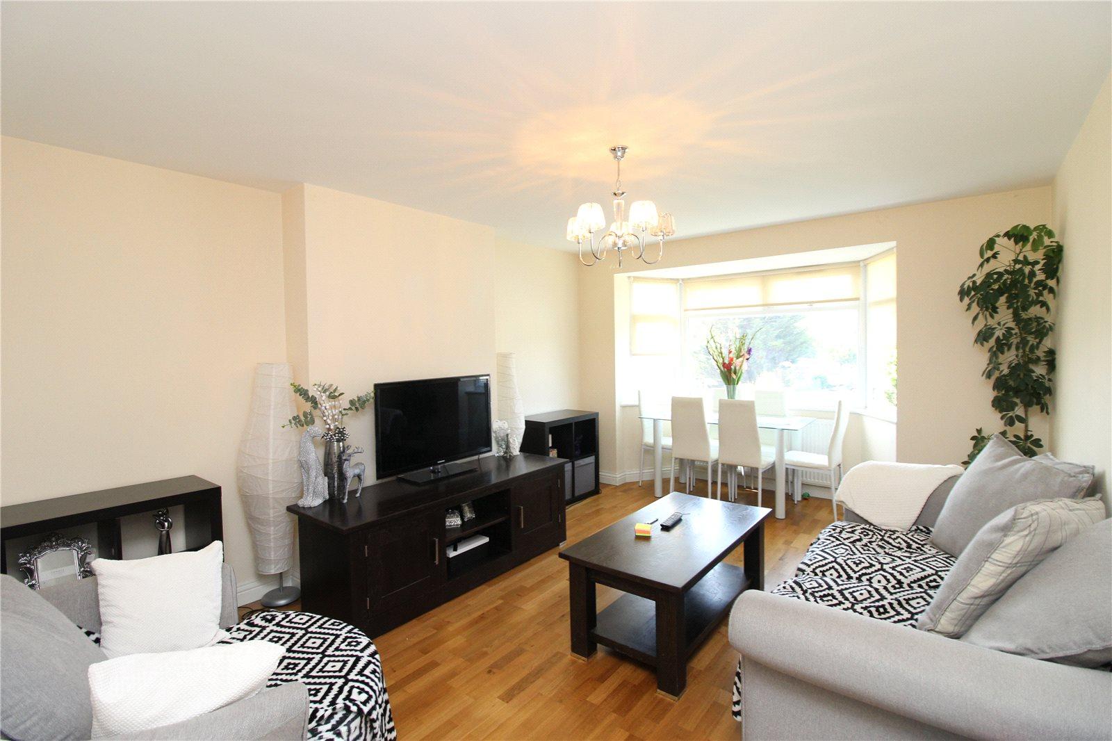 2 bedroom Apartment to rent - Martyn Gerrard