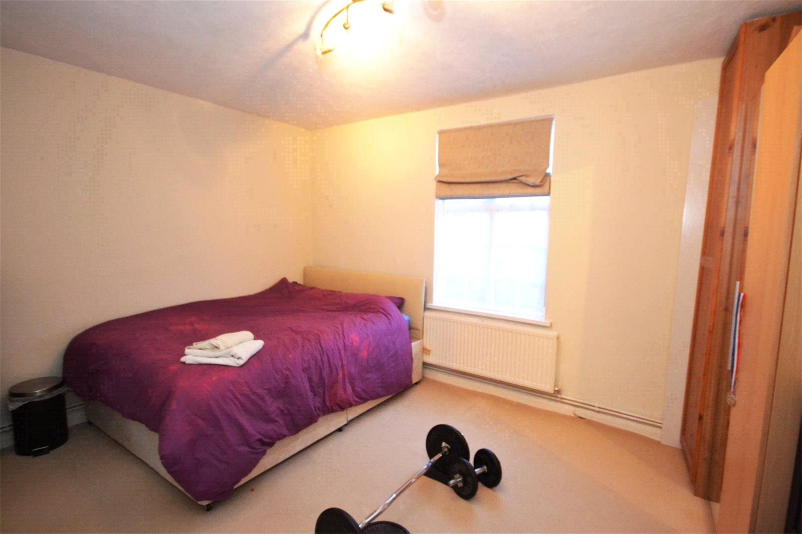 2 bedroom Ground Floor Flat to rent - Martyn Gerrard