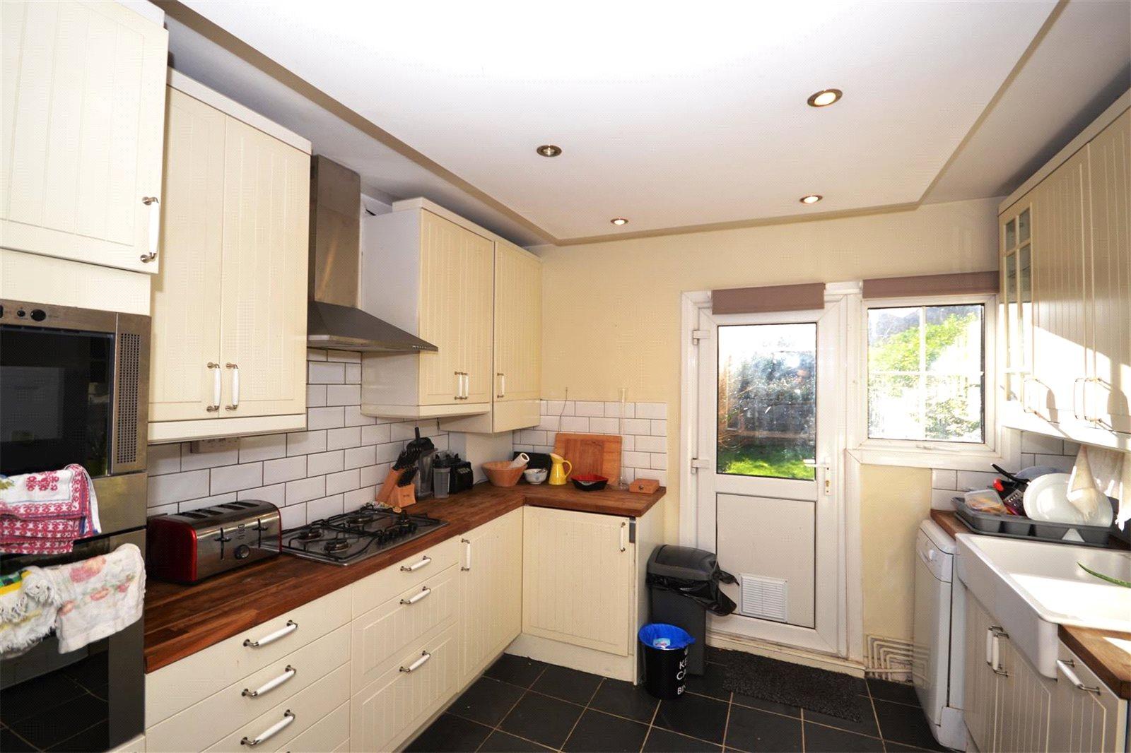 2 bedroom Ground Floor Flat to rent + ' - Martyn Gerrard
