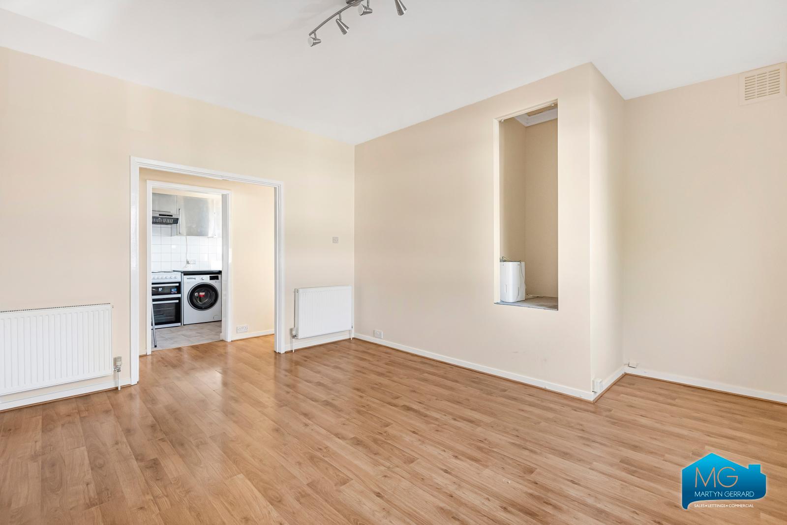 2 bedroom Maisonette to rent - Martyn Gerrard