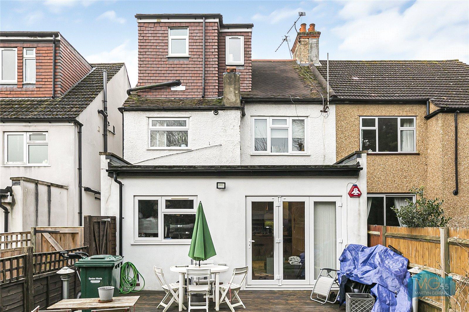 2 bedroom Ground Floor Flat to rent - Martyn Gerrard