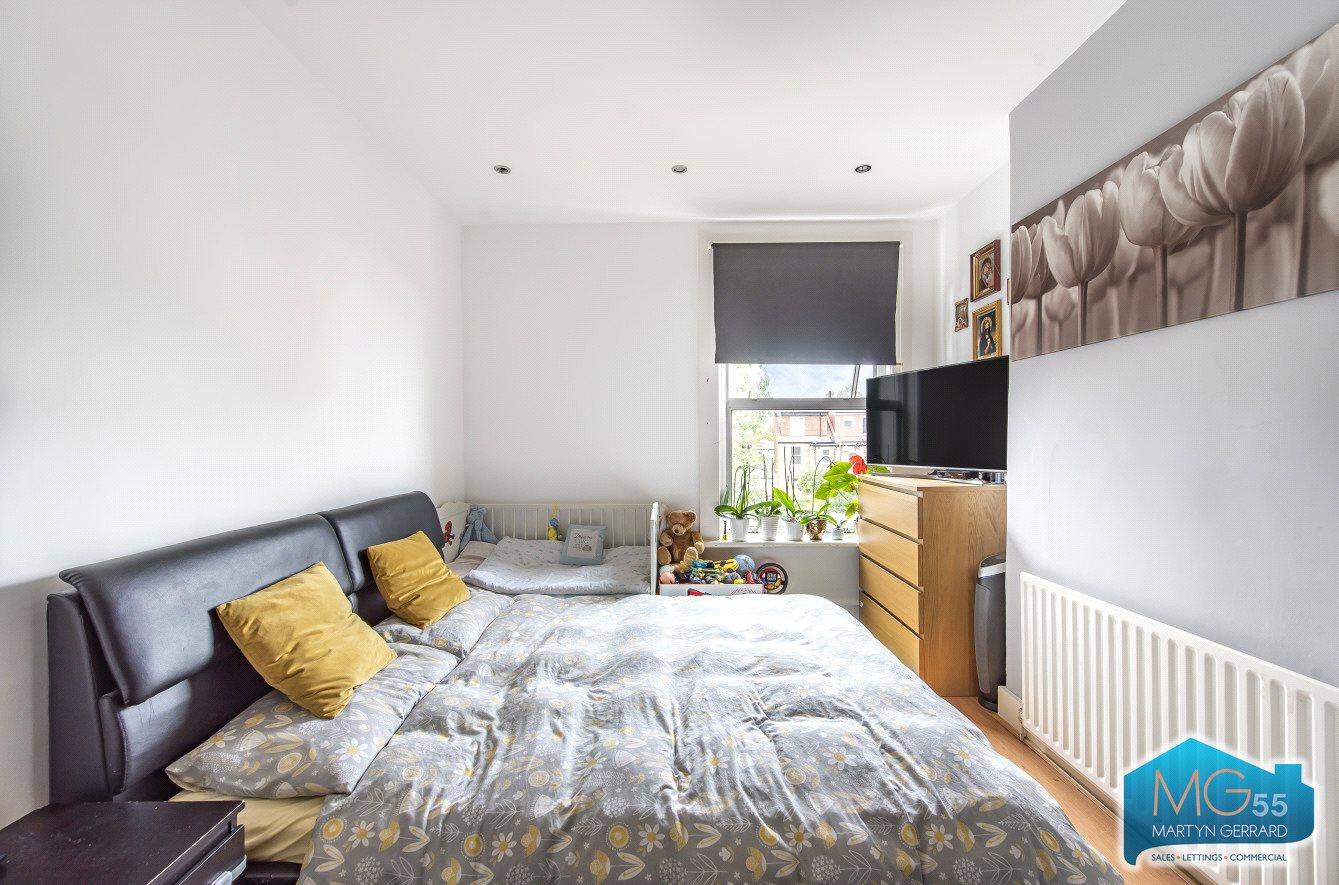 2 bedroom Apartment to rent - Martyn Gerrard