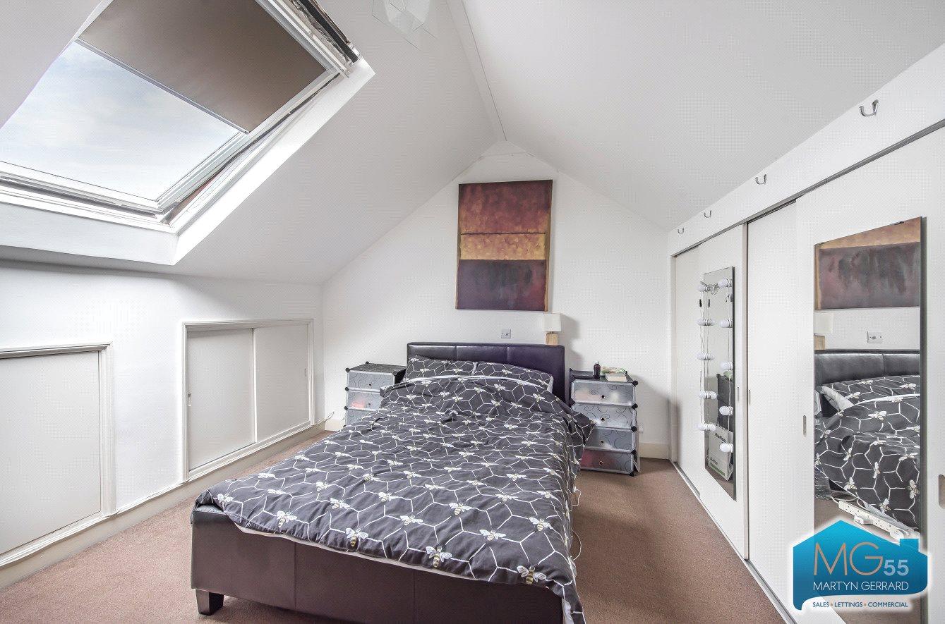 2 bedroom Apartment to rent - Martyn Gerrard