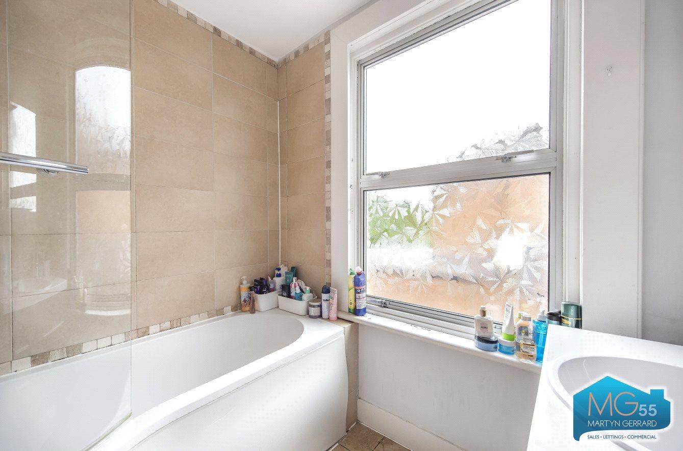 2 bedroom Apartment to rent - Martyn Gerrard
